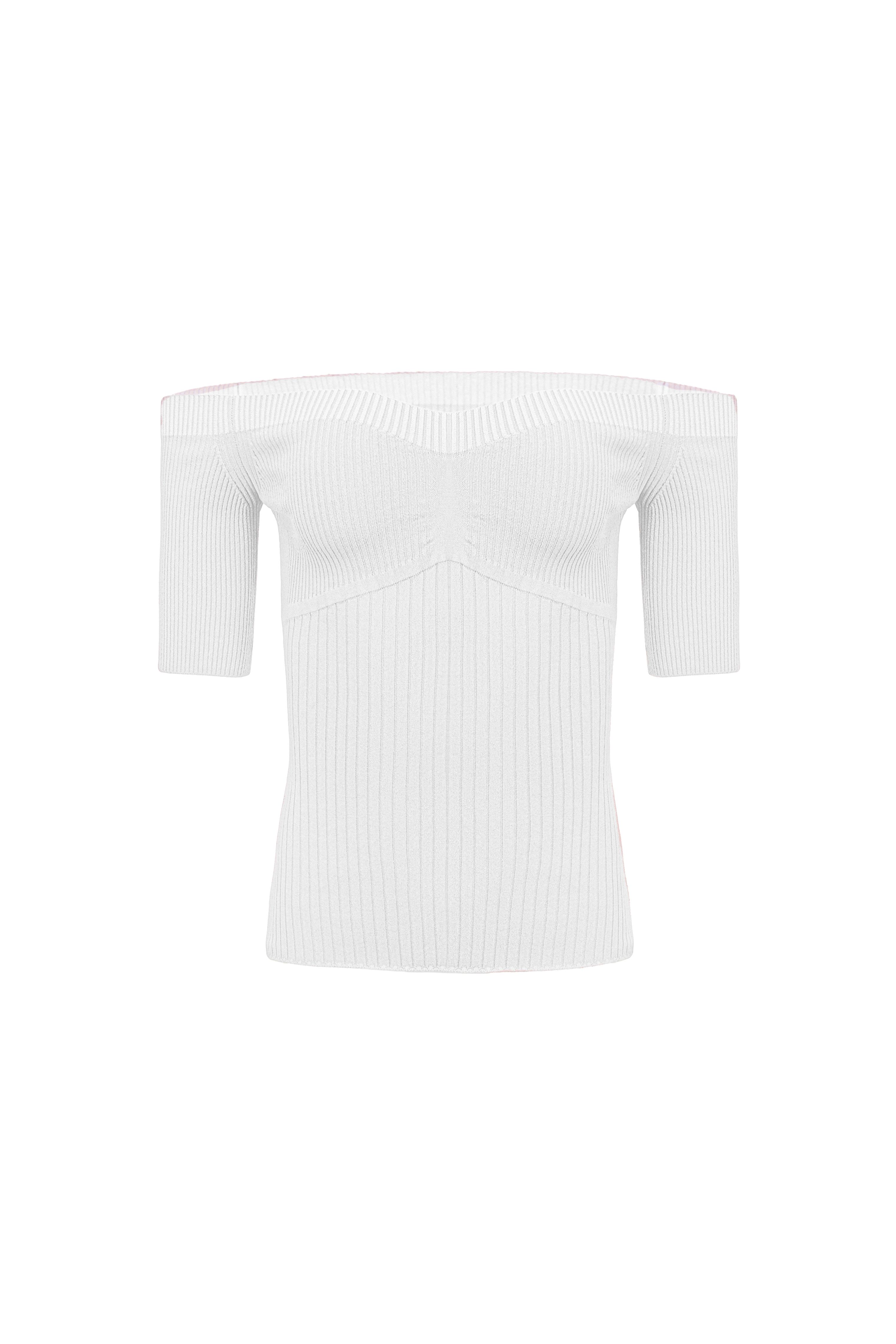 Топ с открытыми плечами