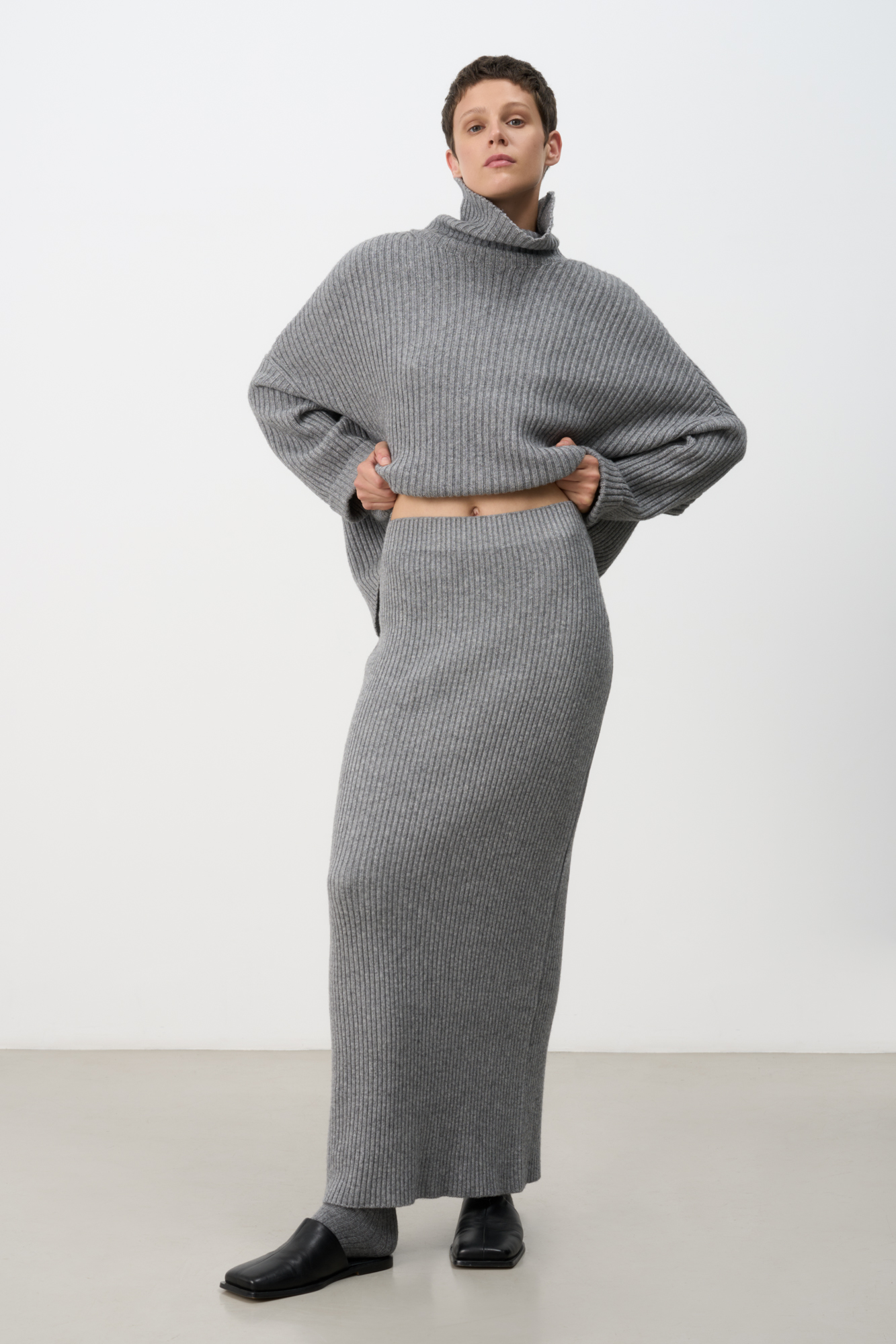 Ресейлік актрисалар порно фильмге түседі Желіде тұрып, жыныстық қатынасқа түсіңіз