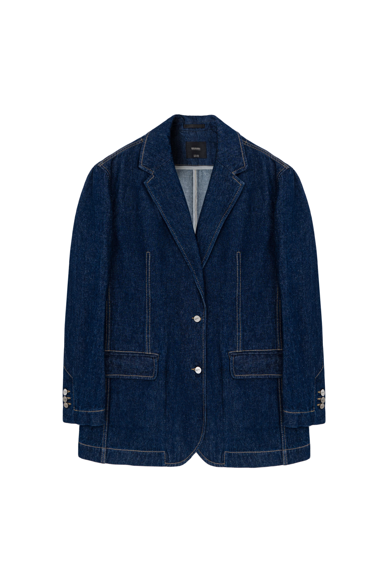 Однобортный жакет, выполненный из смеси хлопковой и конопляной ткани. Модель прямого кроя с лацканами, рукава с пуговицами на манжетах, прорезные карманы с клапаном спереди. Использование конопляной ткани придает изделию особую прочность и износостойкость, а натуральное происхождение подчеркивает экологичность данной модели.