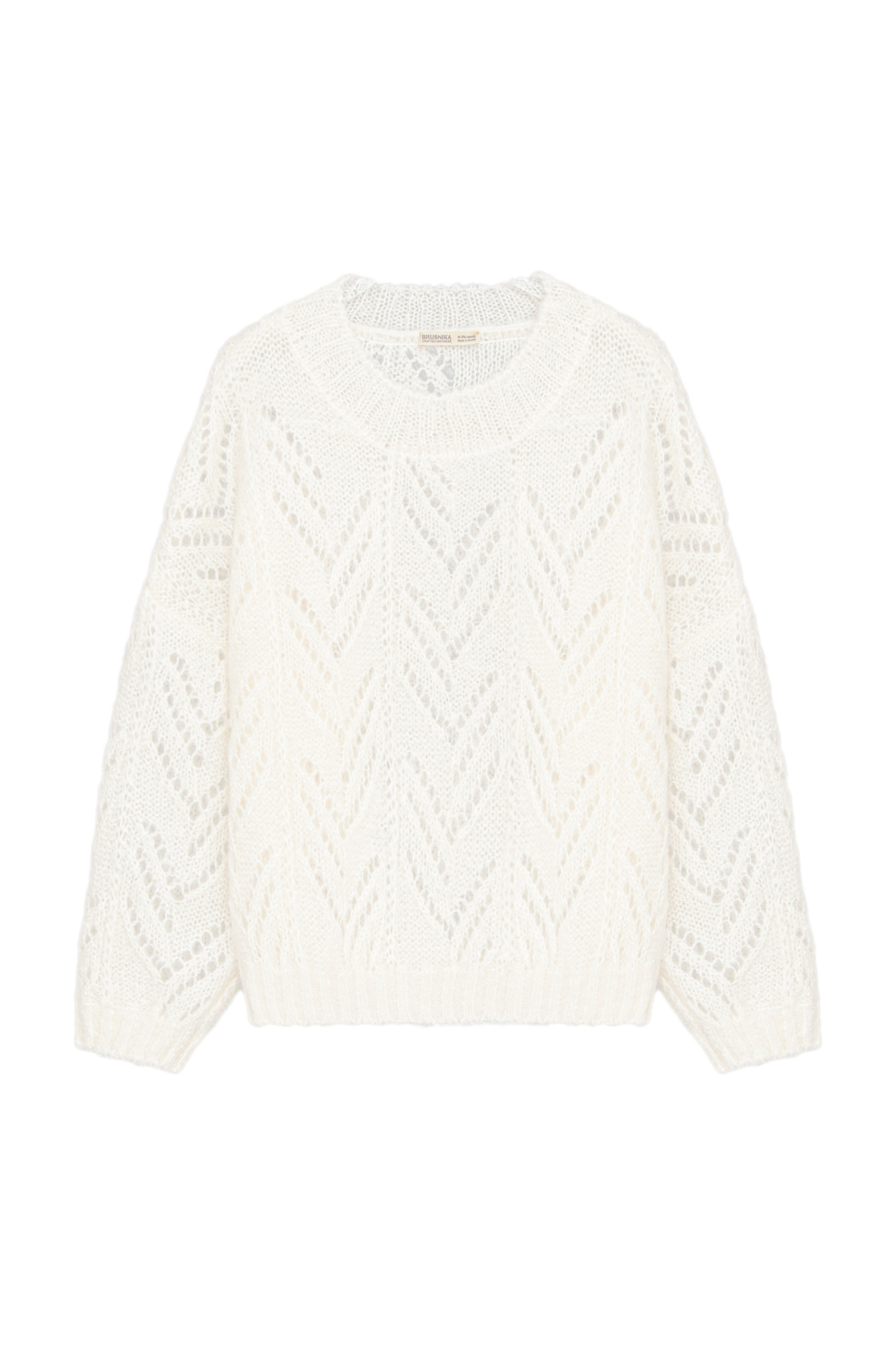 Трикотажный джемпер из мохера. Модель свободного силуэта со спущенным плечом, выполнена ажурным переплетением. Края изделия в рубчик.