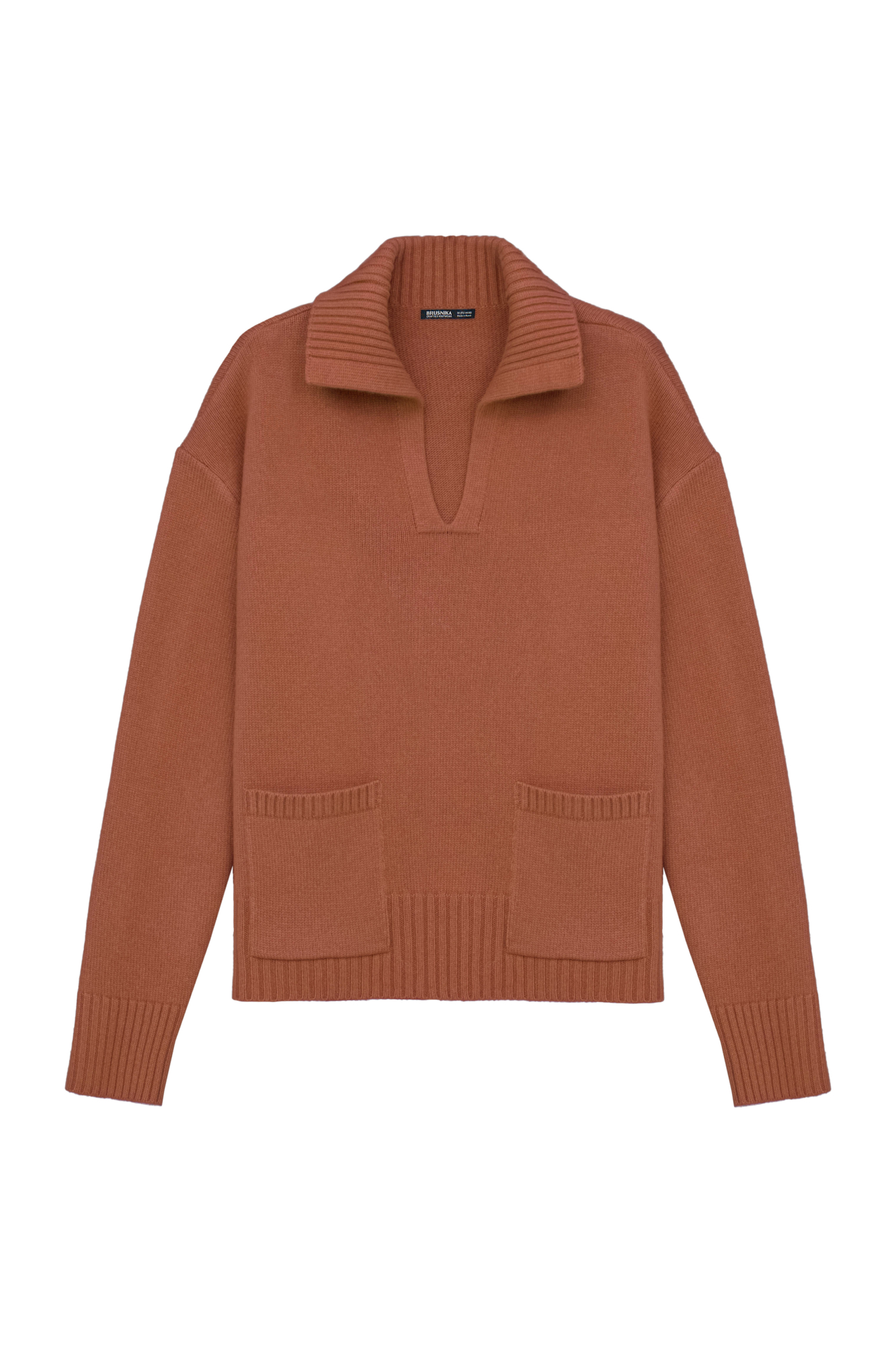 Трикотажный джемпер из шерсти с V-образным вырезом и отложным воротником. Модель свободного силуэта с накладными карманами.