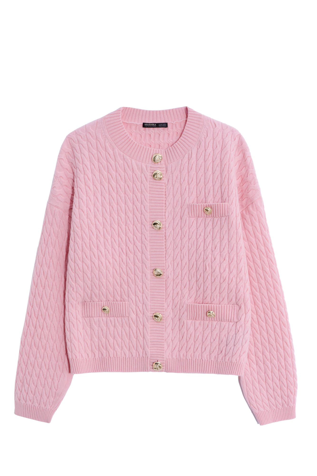 Кардиган из 100% шерсти мериноса экстрафайн, выполненный вязкой косами. Модель свободного кроя с длинными рукавами, спущенной линией плеч и круглым вырезом горловины. Имитация карманов с клапанами. Изделие декорировано крупными акцентными пуговицами.