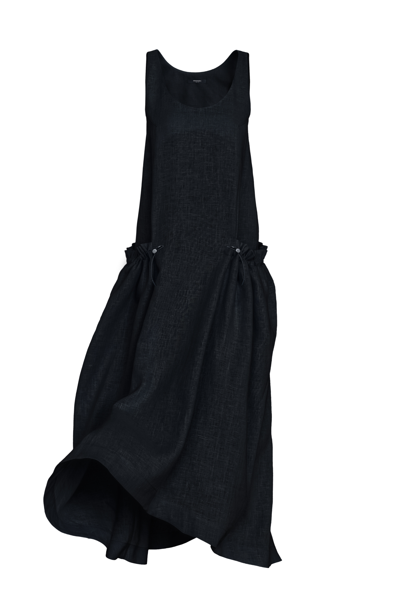 Платье из 100% льна с регулируемой кулиской на поясе. Модель свободного силуэта, без рукавов, на широких лямках, с U-вырезом горловины и боковыми карманами.