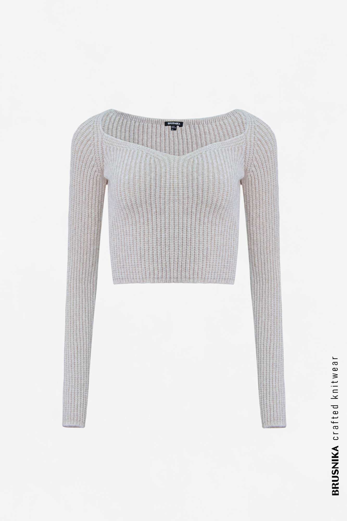 Топ с декольте из шерсти мериноса экстрафайн. Отлично подойдет для образа на прогулку, в комбинации с юбкой и пуховиком.