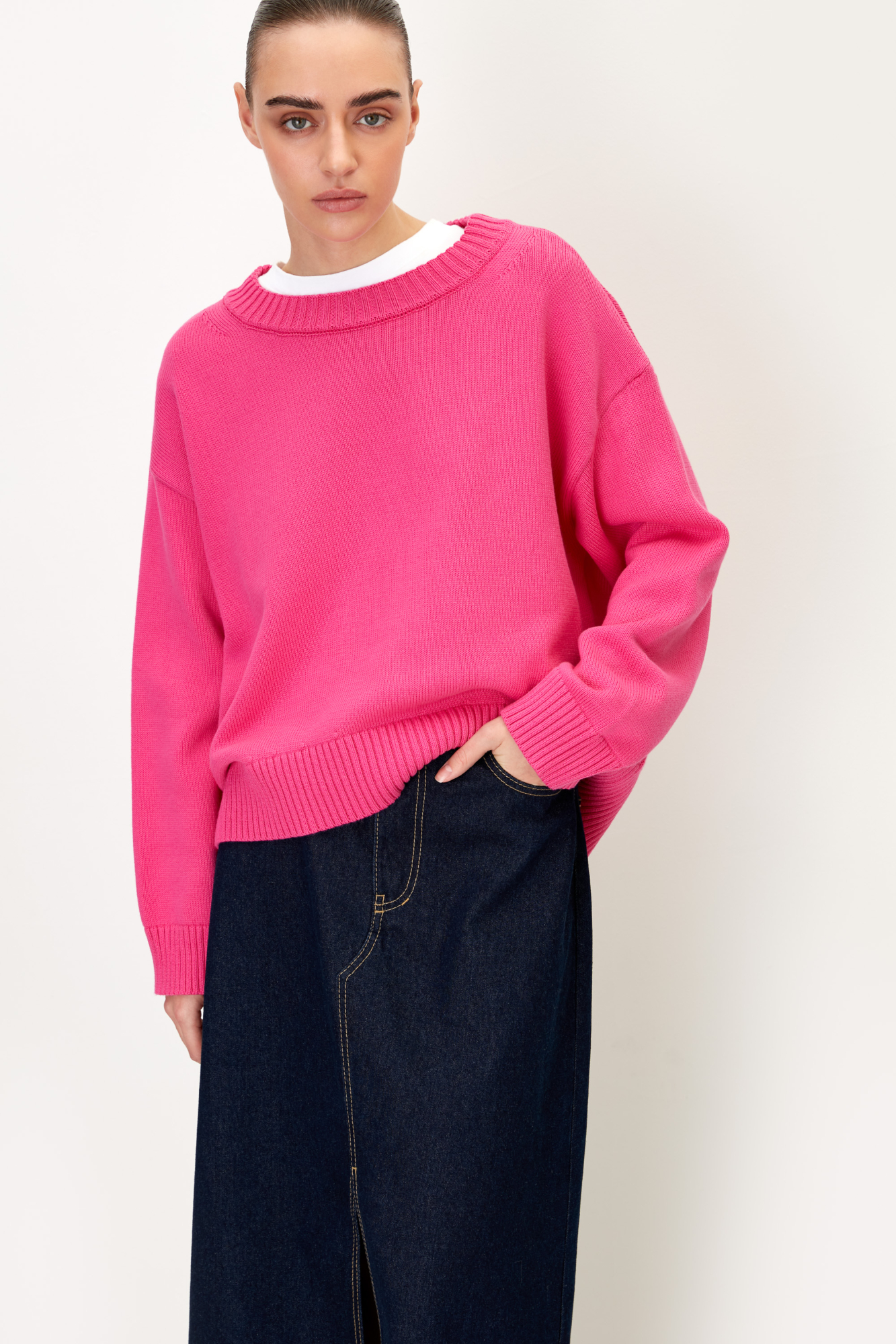 Джемпер из 100% хлопка с буквой "B" на спинке.