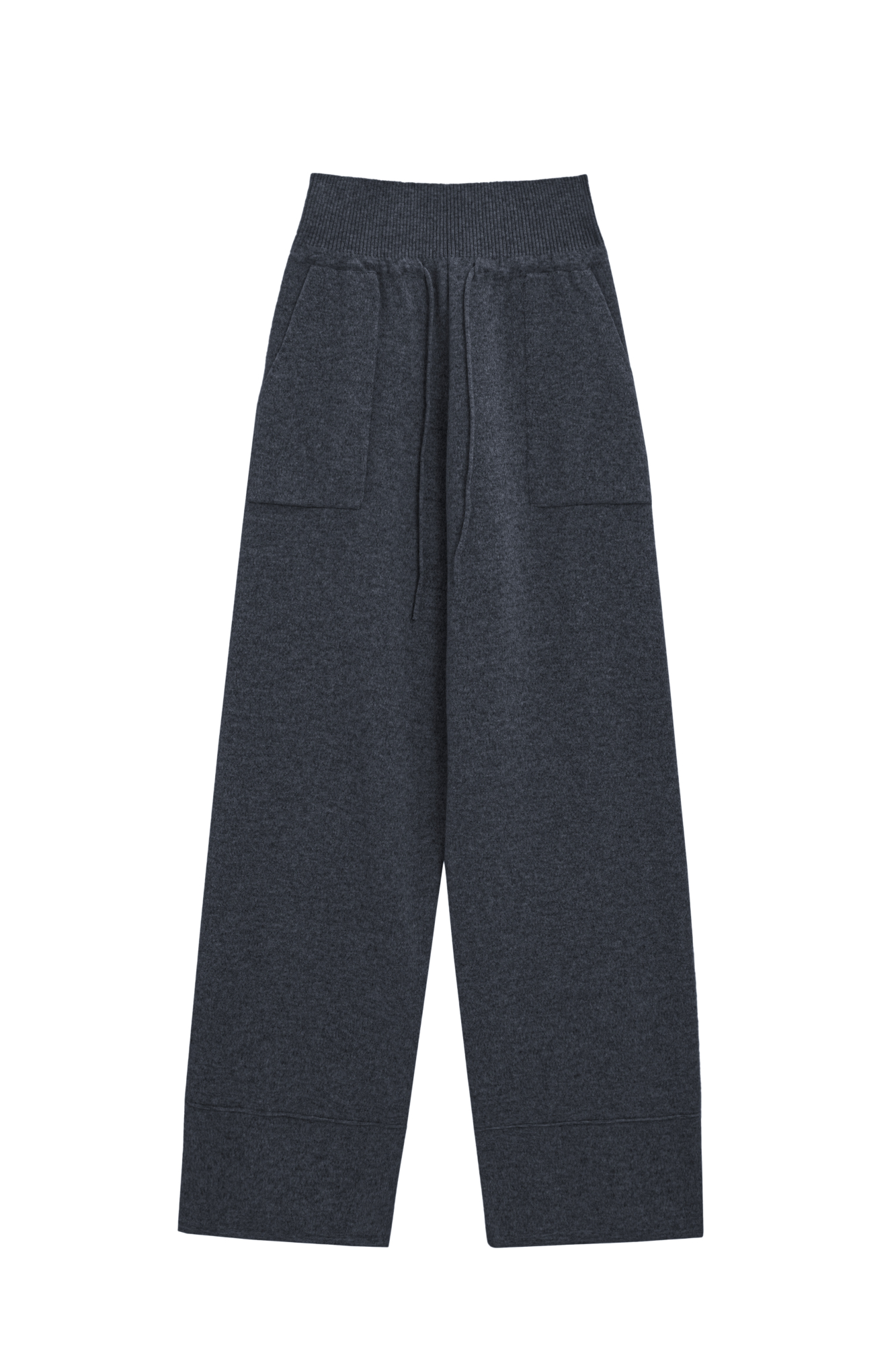 Трикотажные брюки из кашемира, шерсти и вискозы. Модель свободного силуэта со средней посадкой, широким эластичным поясом в рубчик и большими накладными карманами.