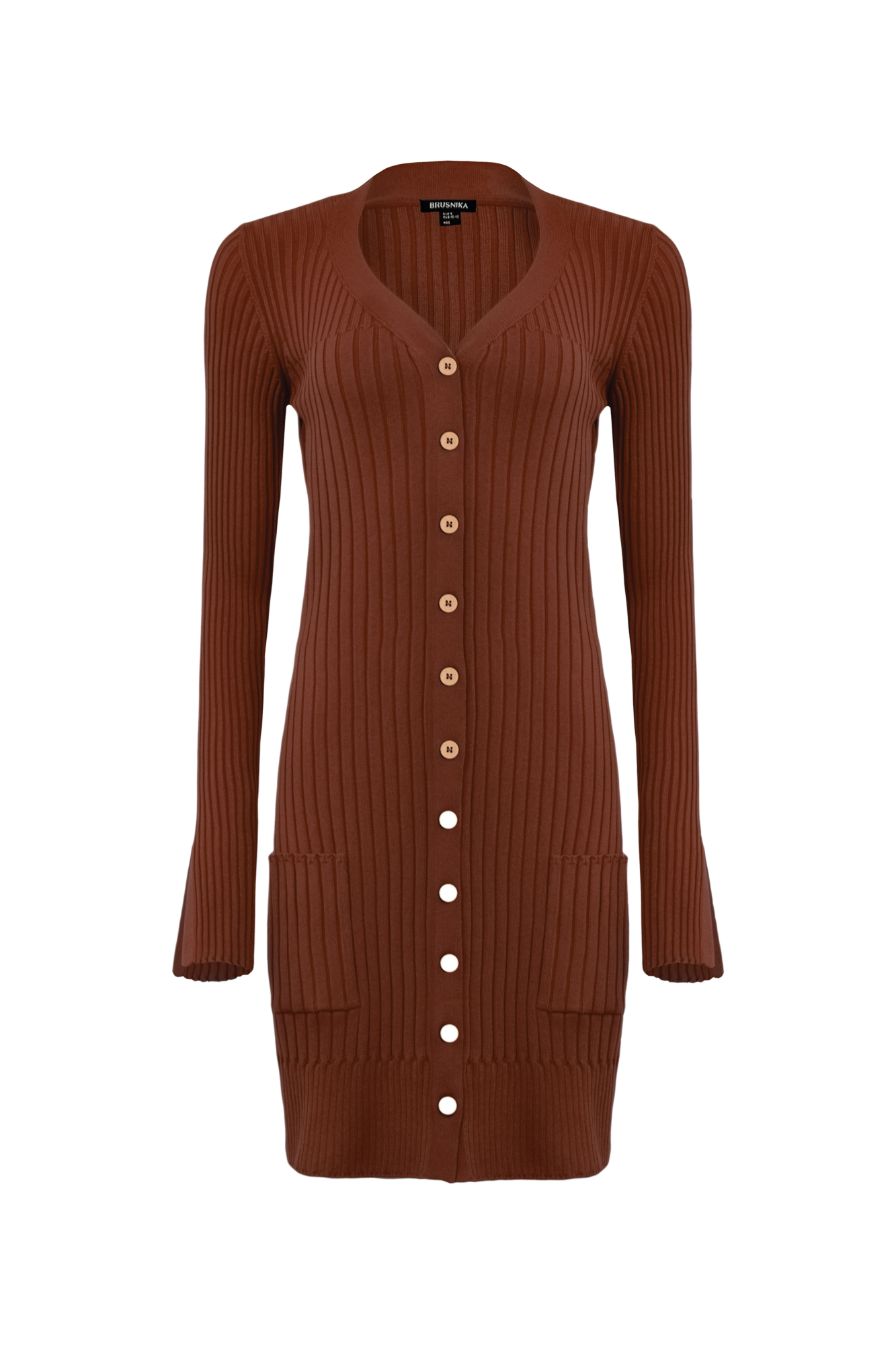 Платье-кардиган на пуговицах, с накладными карманами и разрезами на манжетах.