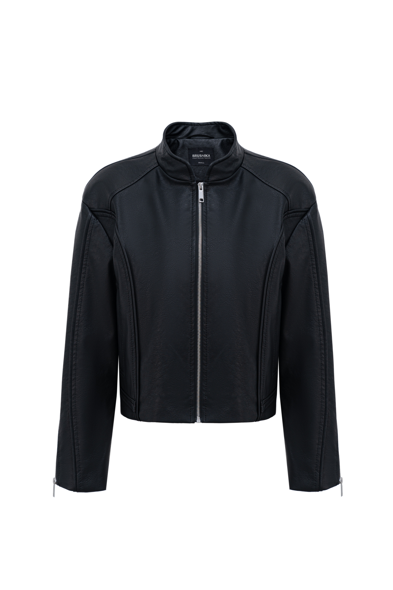 Бомбер из экокожи с боковыми карманами. Модель приталенного силуэта с брендированным ярлыком на спине. Манжеты на молнии.