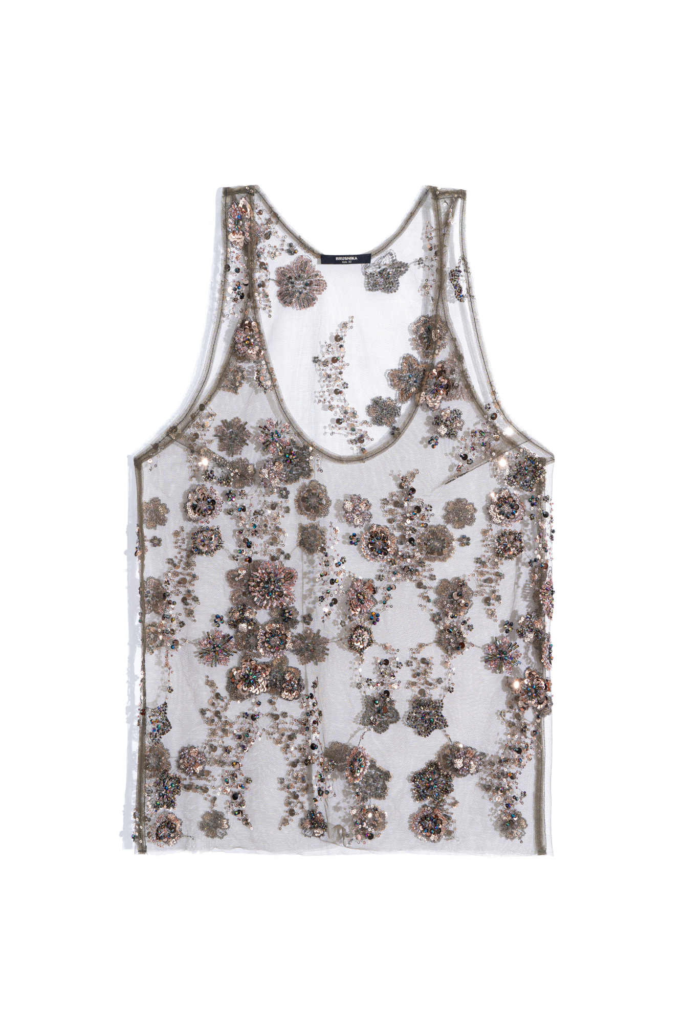 Прозрачный топ с цветочным орнаментом, вышитым пайетками и бисером. Модель без рукавов, с глубоким U-образным вырезом.