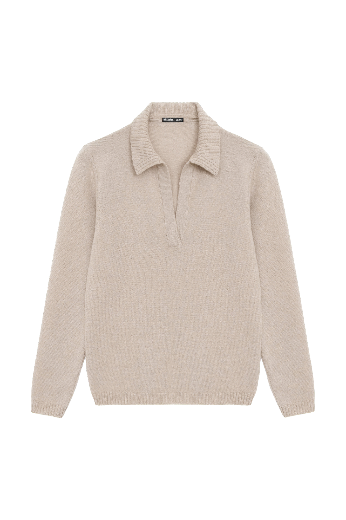 Трикотажный джемпер с воротником-поло из 100% кашемира. Модель свободного силуэта, края изделия выполнены в рубчик.