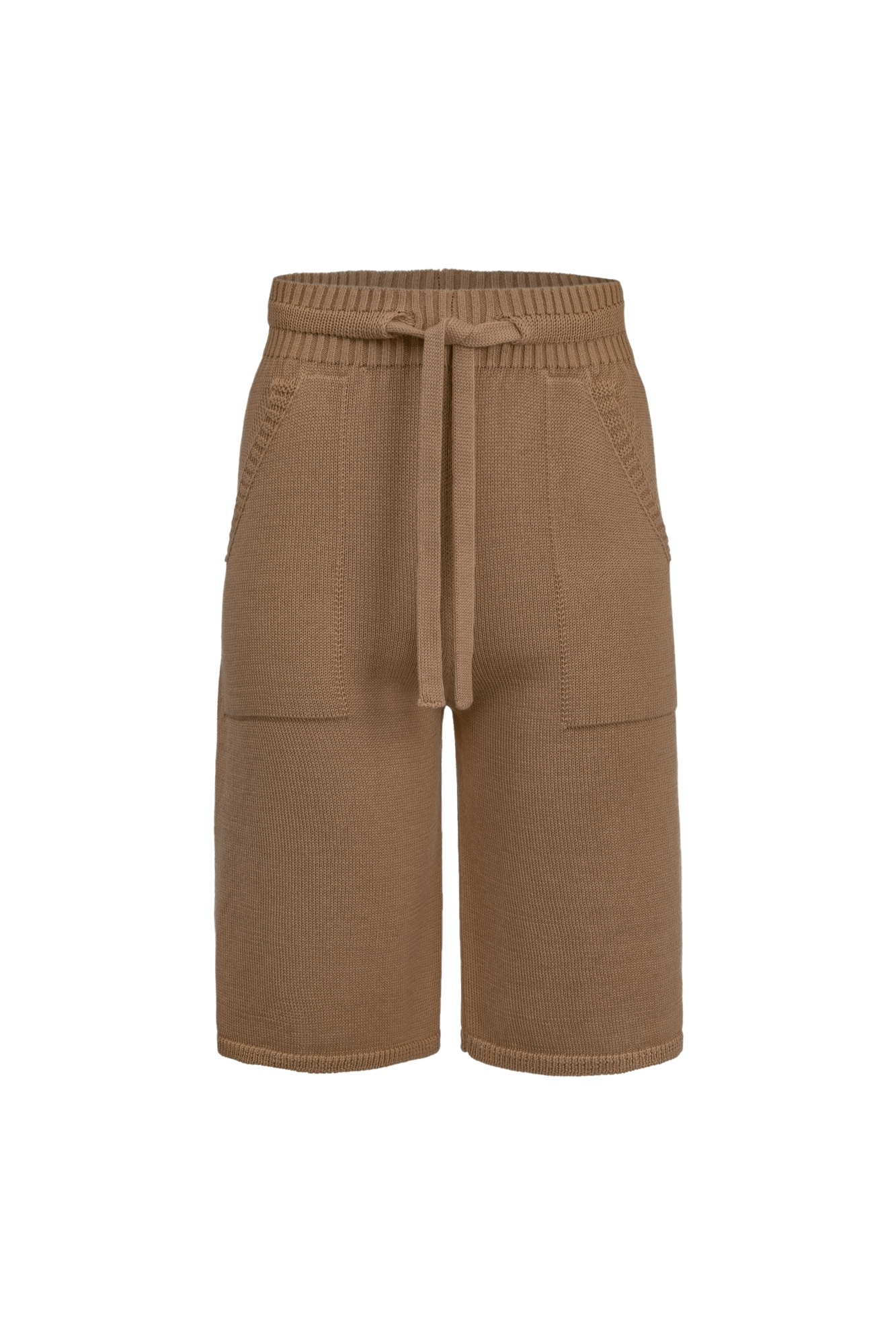 Трикотажные шорты из 100% хлопка с боковыми карманами и эластичным поясом в рубчик на кулиске.
