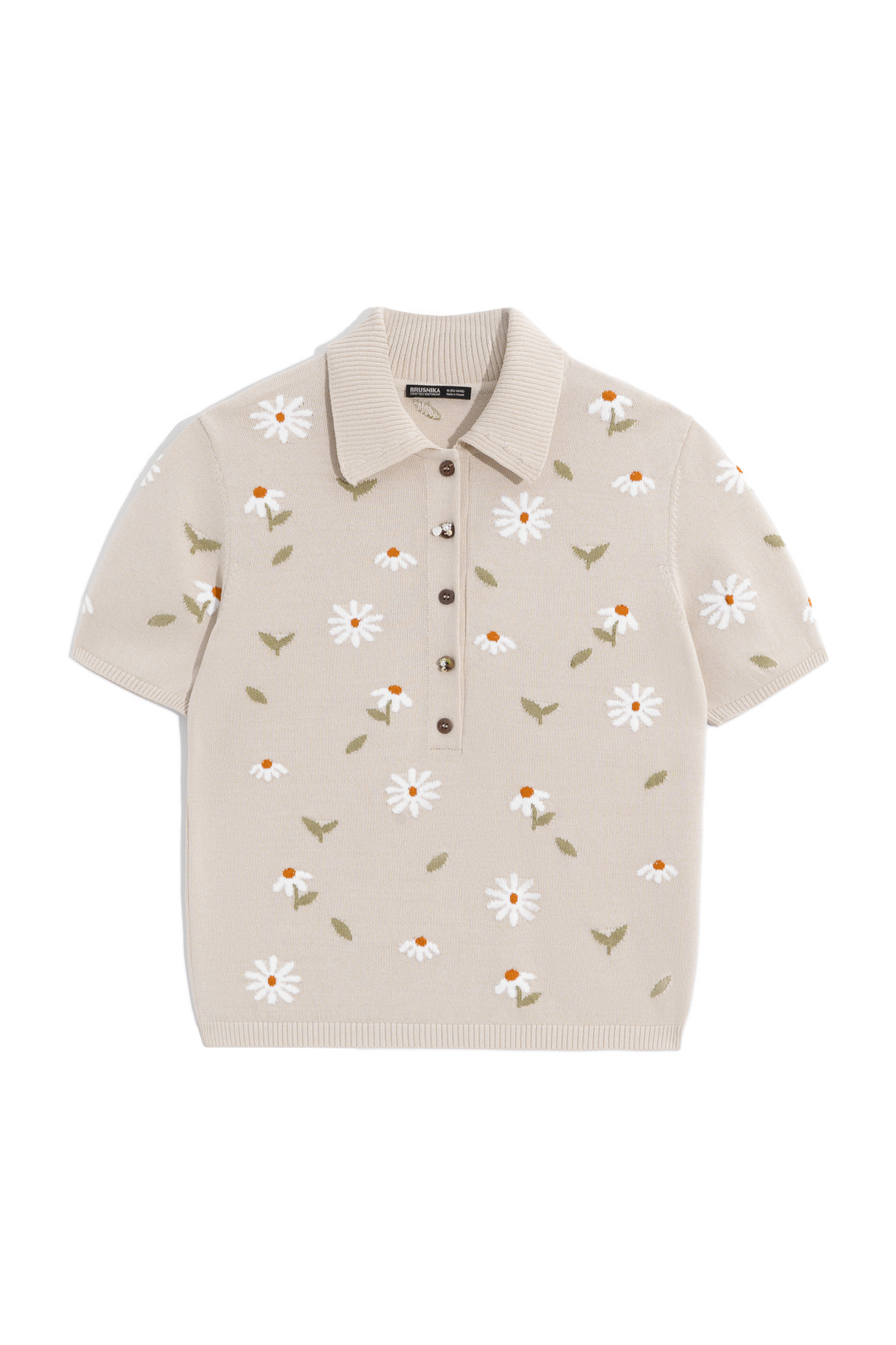 Трикотажная футболка из вискозы с цветочным жаккаржовым узором. Модель с воротником поло, планкой на пуговицах, декорированных бисером и коротким рукавом. 