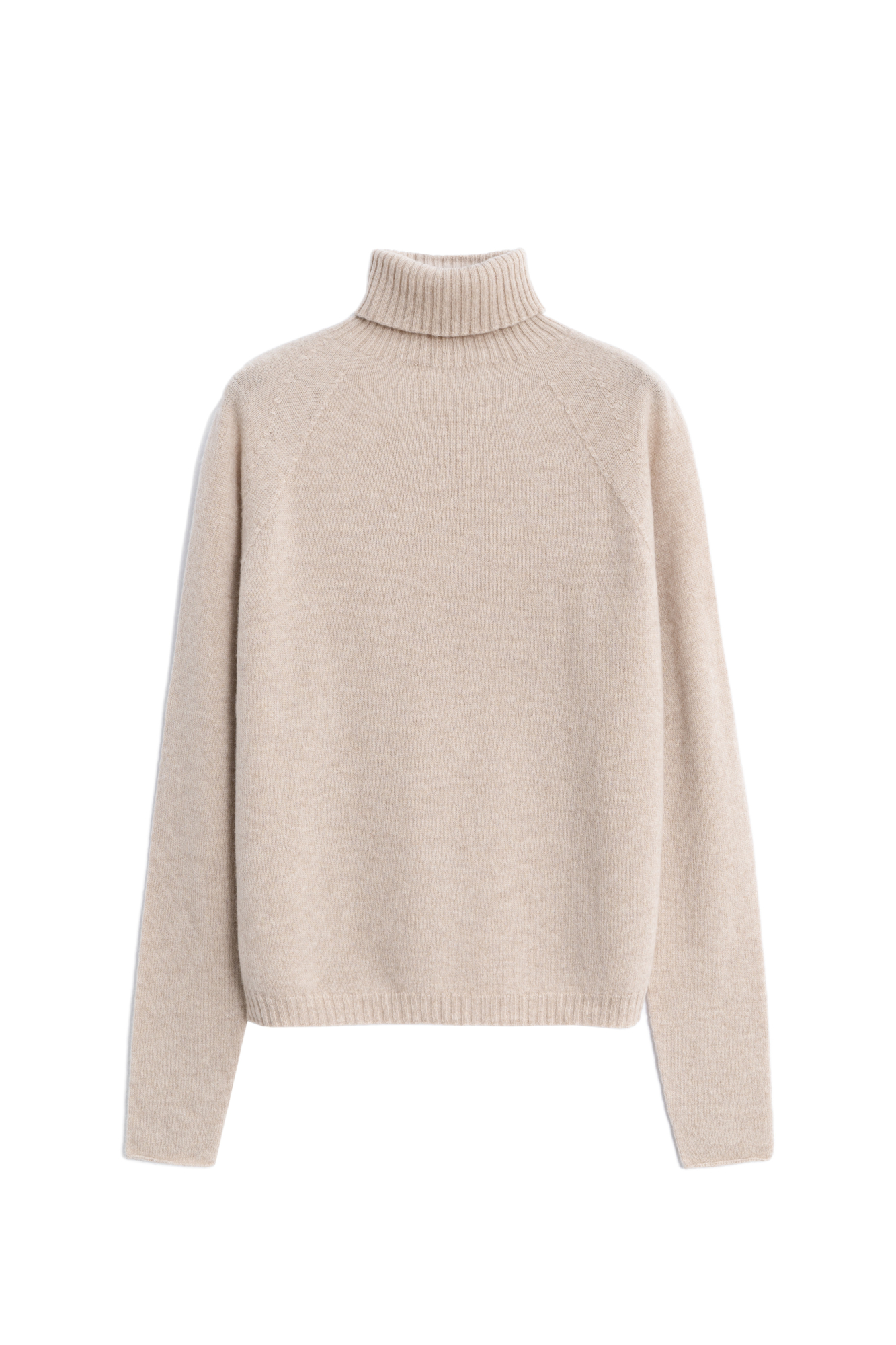 Джемпер из 100% кашемира. Модель с высоким воротником и рукавом реглан. Низ изделия и воротник выполены в рубчик.