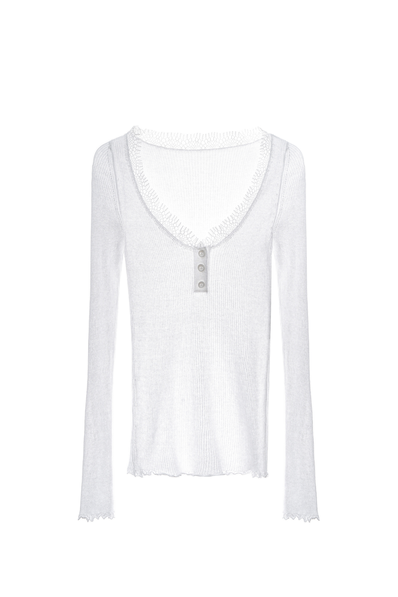 Трикотажный лонгслив из 100% хлопка. Модель с глубоким круглым вырезом, дополненым планкой на пуговицах. Изделие декорировано тонким кружевом.