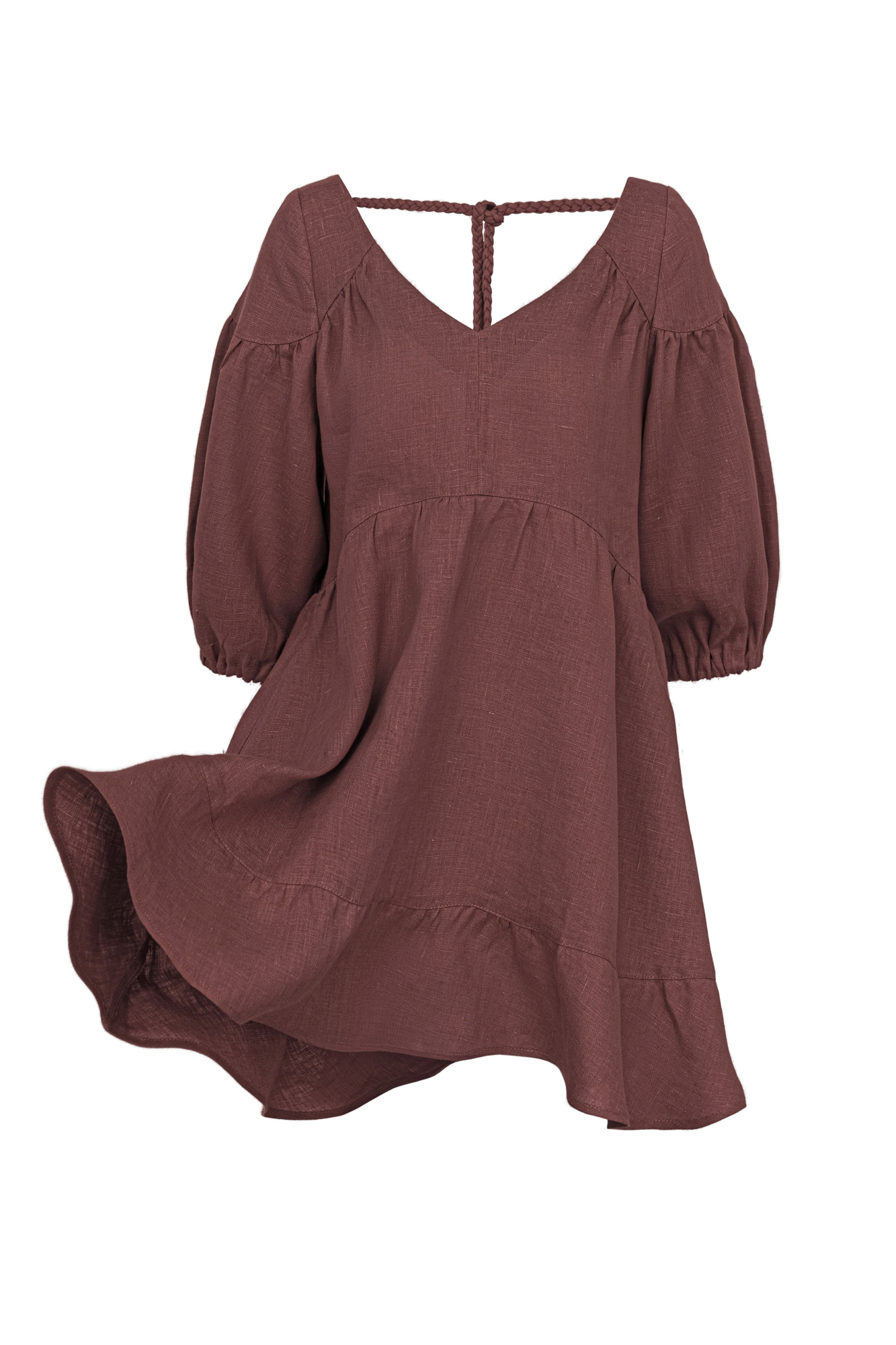 Короткое платье из 100% льна с расклешением от талии и широким асимметричным воланом внизу. Модель свободного кроя с коротким рукавом на резинке и V-образным вырезом с завязками на спине.