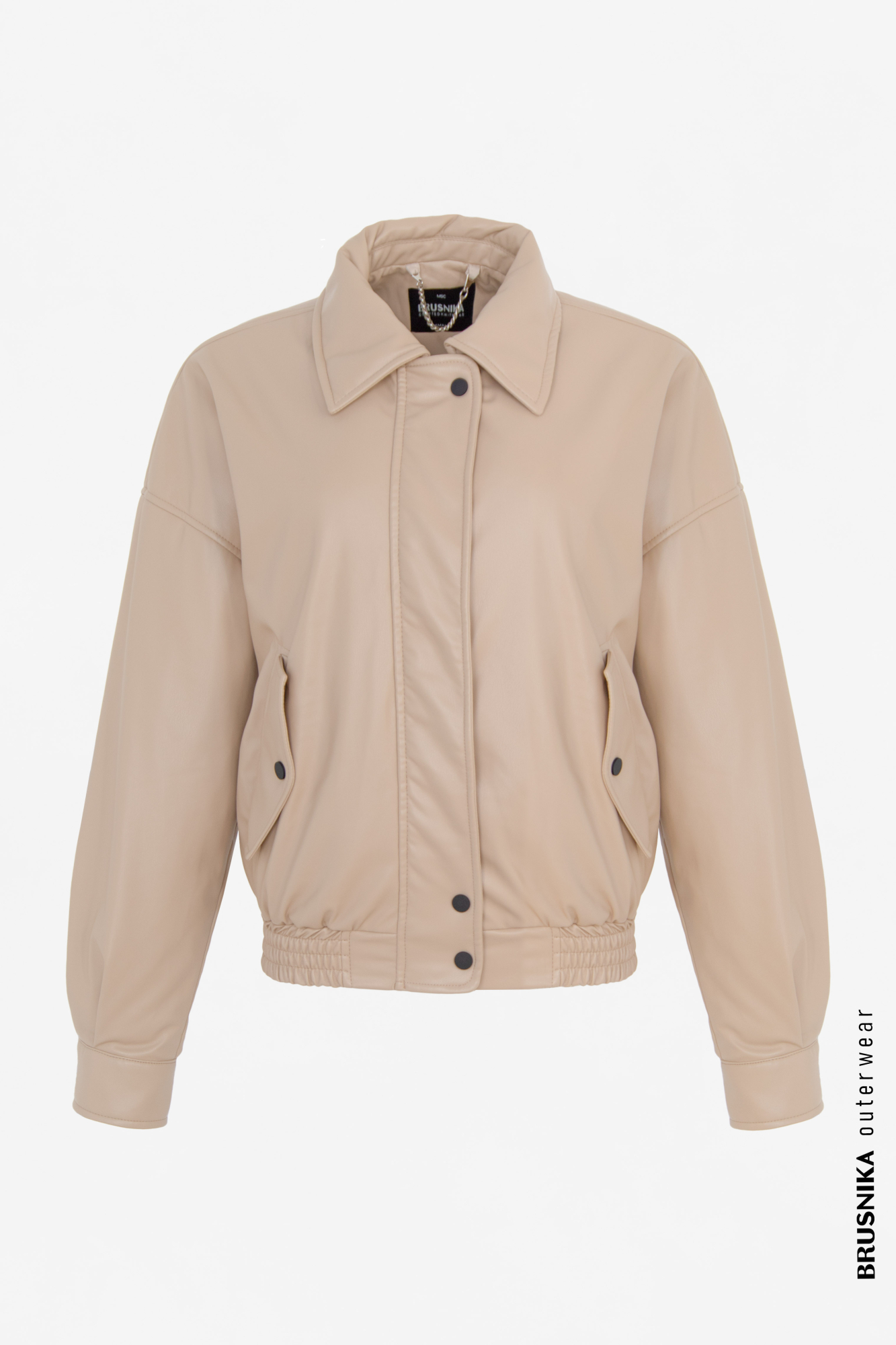 Куртка-бомбер из экокожи. Низ изделия выполнен на резинке. Застежка на молнию.