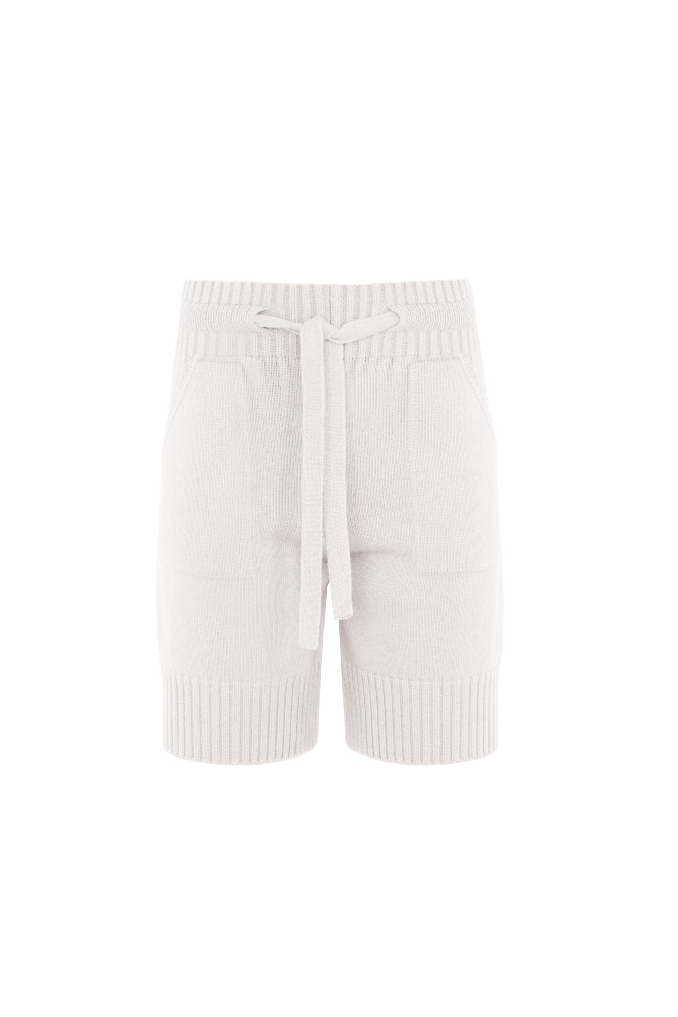 Удлиненные трикотажные шорты на широкой резинке. Модель с боковыми карманами. Кулиска на поясе.