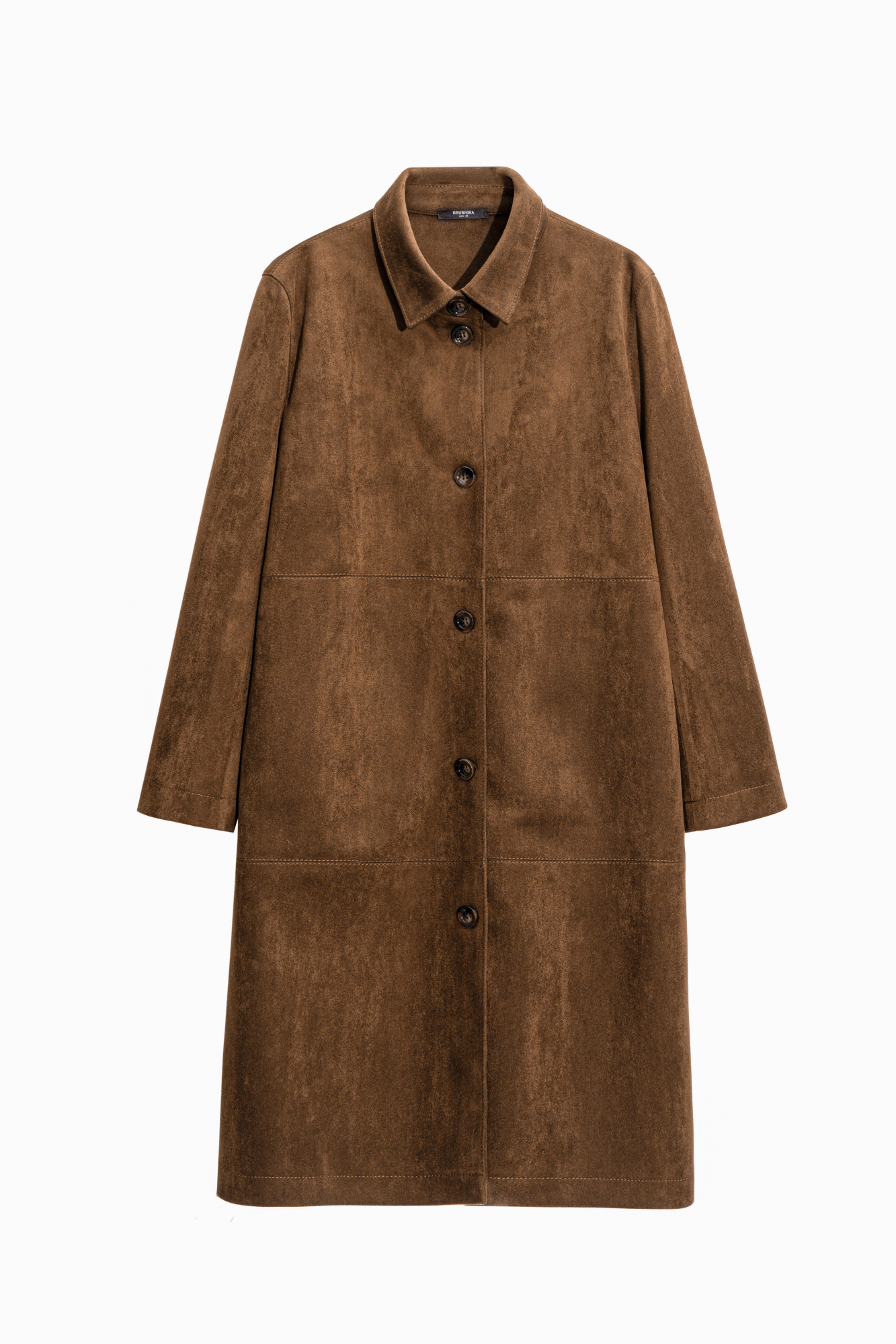 Тренч из ткани с имитацией внешнего вида и свойств натуральной замши. Модель прямого кроя с отложным воротником. Застежка на крупные пуговицы.