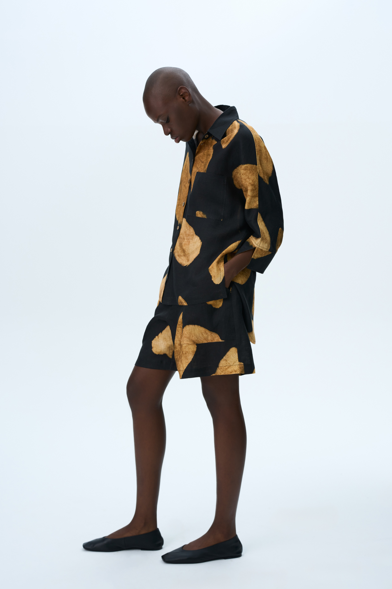 Принтованные шорты 100% льна. Модель на кулиске, с боковыми карманами.