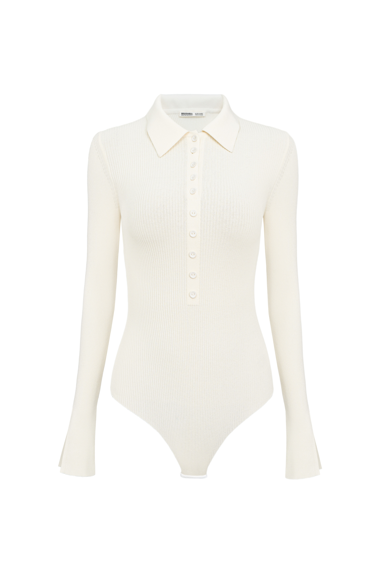 Трикотажное боди из вискозы. Модель облегающего силуэта с длинными рукавами, воротником поло и пуговицами на планке. Застежка в виде крючков в нижней части изделия.