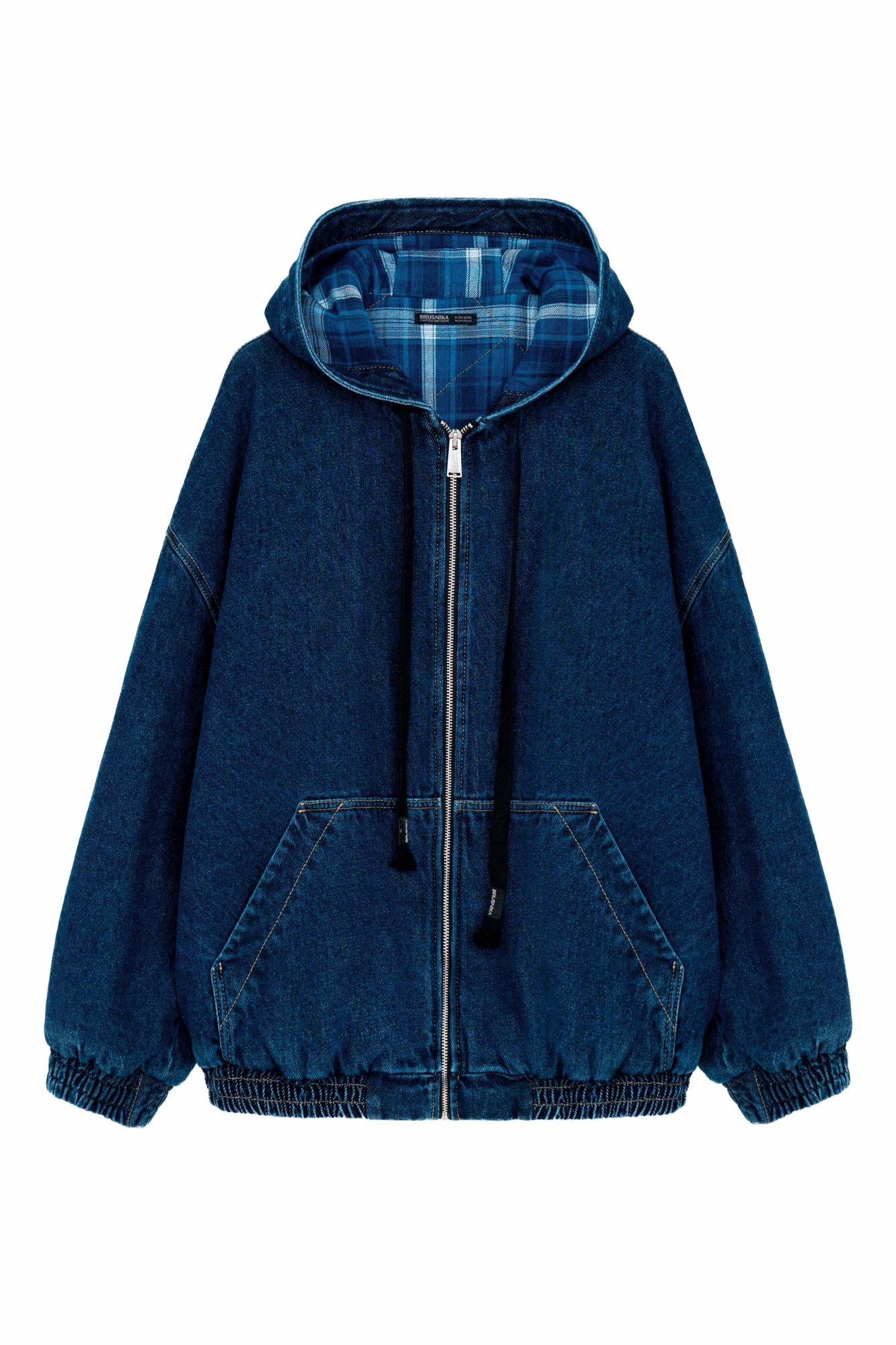 Джинсовая куртка с капюшоном на кулиске. Модель свободного силуэта со спущенной линией плеча и боковыми карманами. Манжеты и низ изделия на резинке. На подкладке.