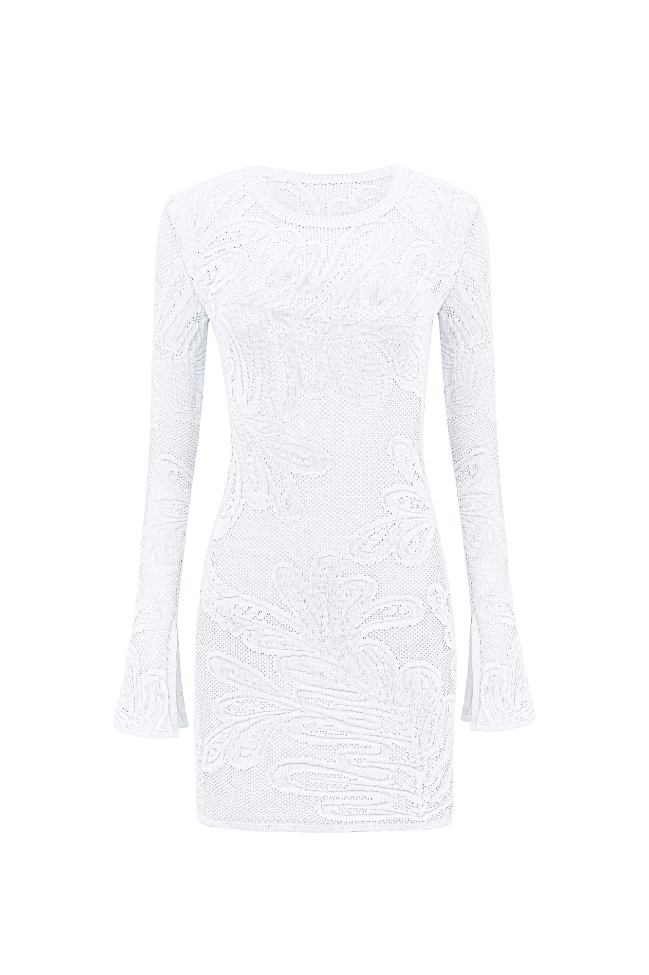 Трикотажное платье длины мини из органического хлопка. Модель приталенного силуэта, с длинными расклешенными рукавами разрезами на манжетах и круглым вырезом горловины. <br />
Изделие декорировано объемным растительным орнаментом. Органический хлопок - более экологичная и безопасная альтернатива обычному хлопку, выращенная без использования химикатов. 