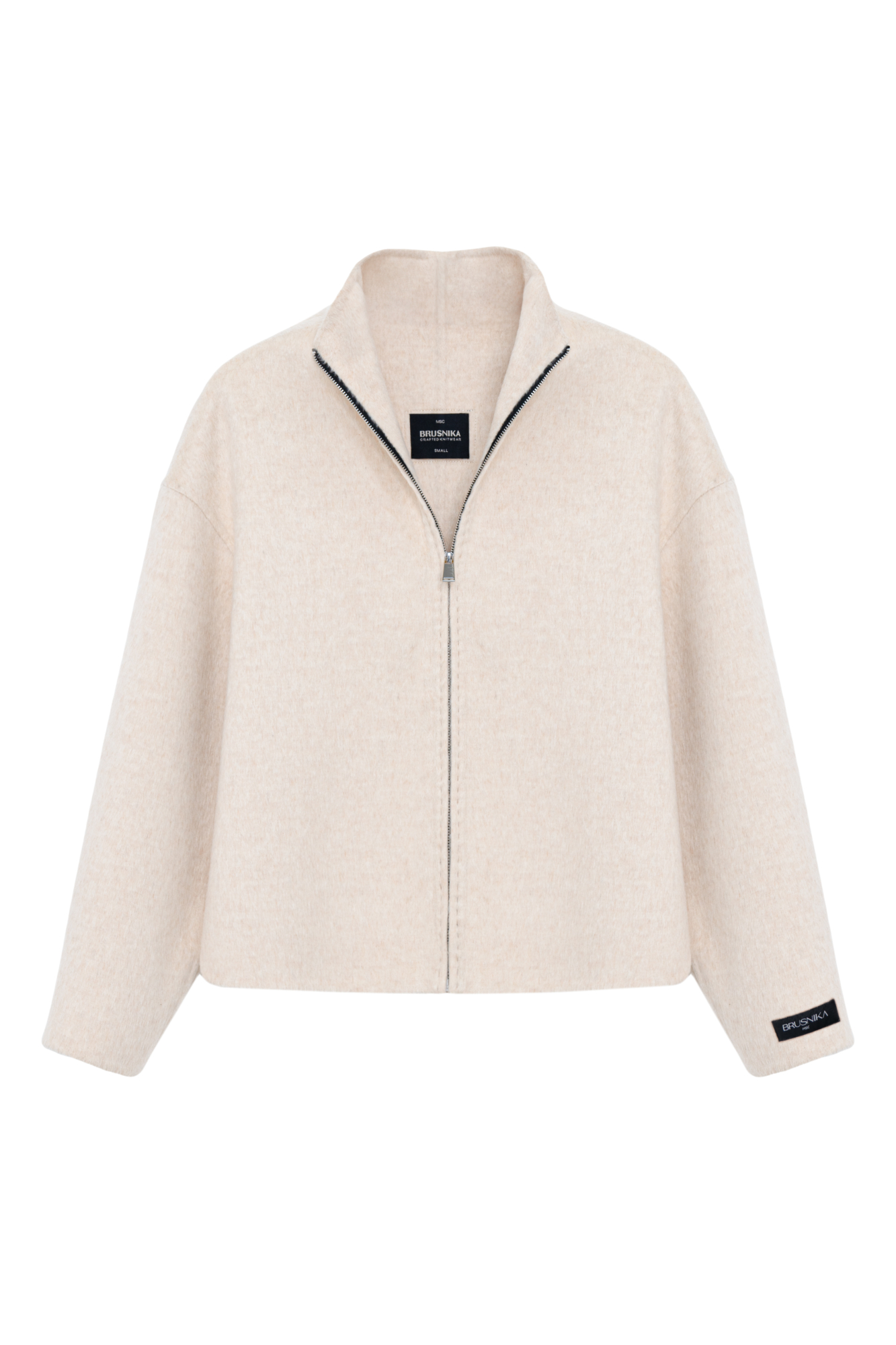 Жакет из шерсти с добавлением шелка. Модель свободного силуэта с цельнокроенным воротником-стойкой и спущенной линией плеч. Застежка на молнию. Изделие без подкладки. Брендированный ярлык на спине и рукаве.