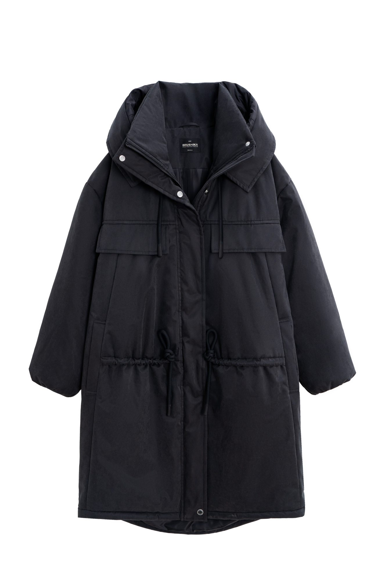 Длинная куртка на синтепоне с капюшоном. Модель свободного силуэта со спущенной линией плеча, накладными и боковыми карманами, регулируемой кулиской на поясе. Изделие на подкладке. Застежка на молнию и магнитные кнопки.