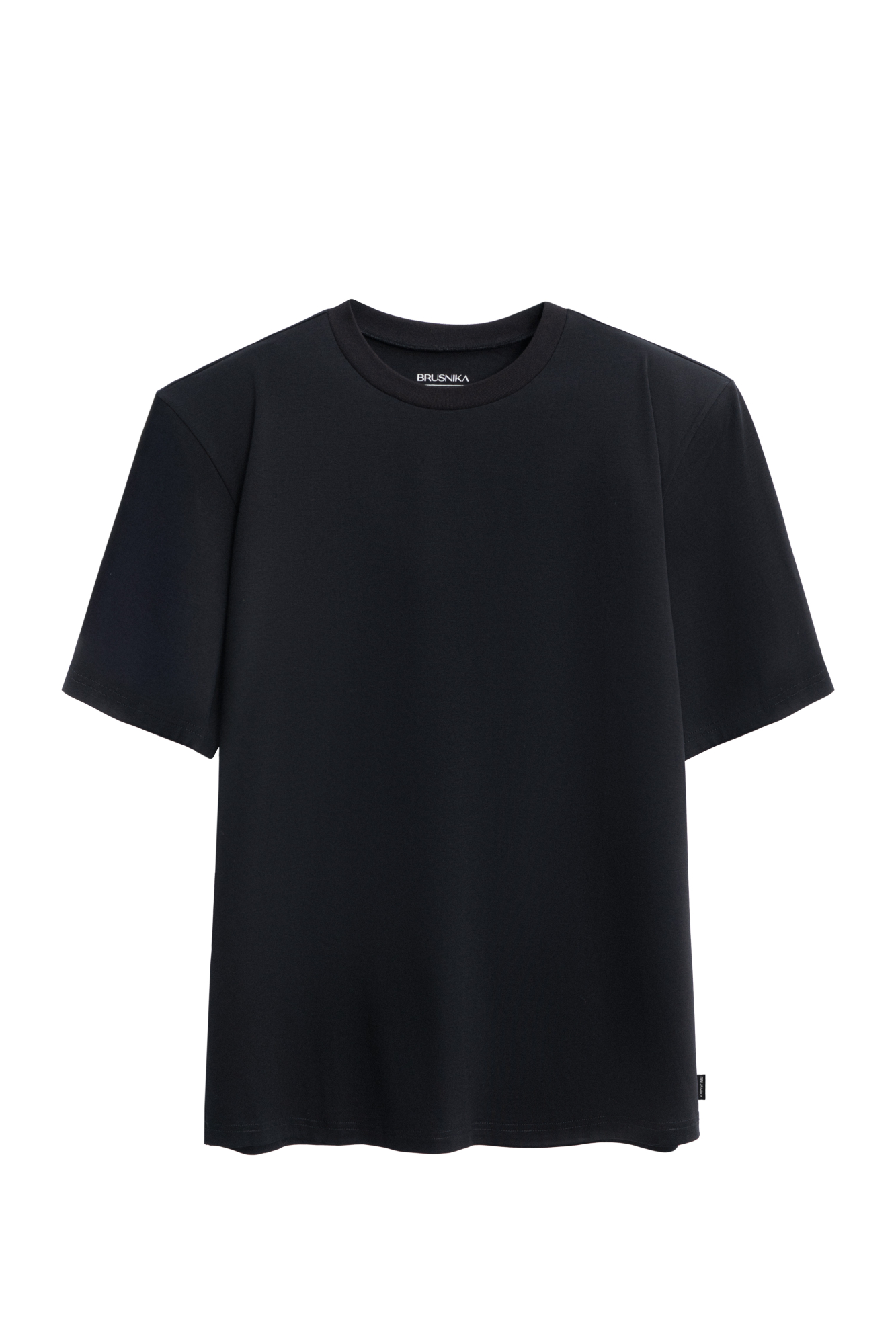 Футболка из 100% хлопка. Модель с подплечниками, короткими рукавами и круглым вырезом горловины.