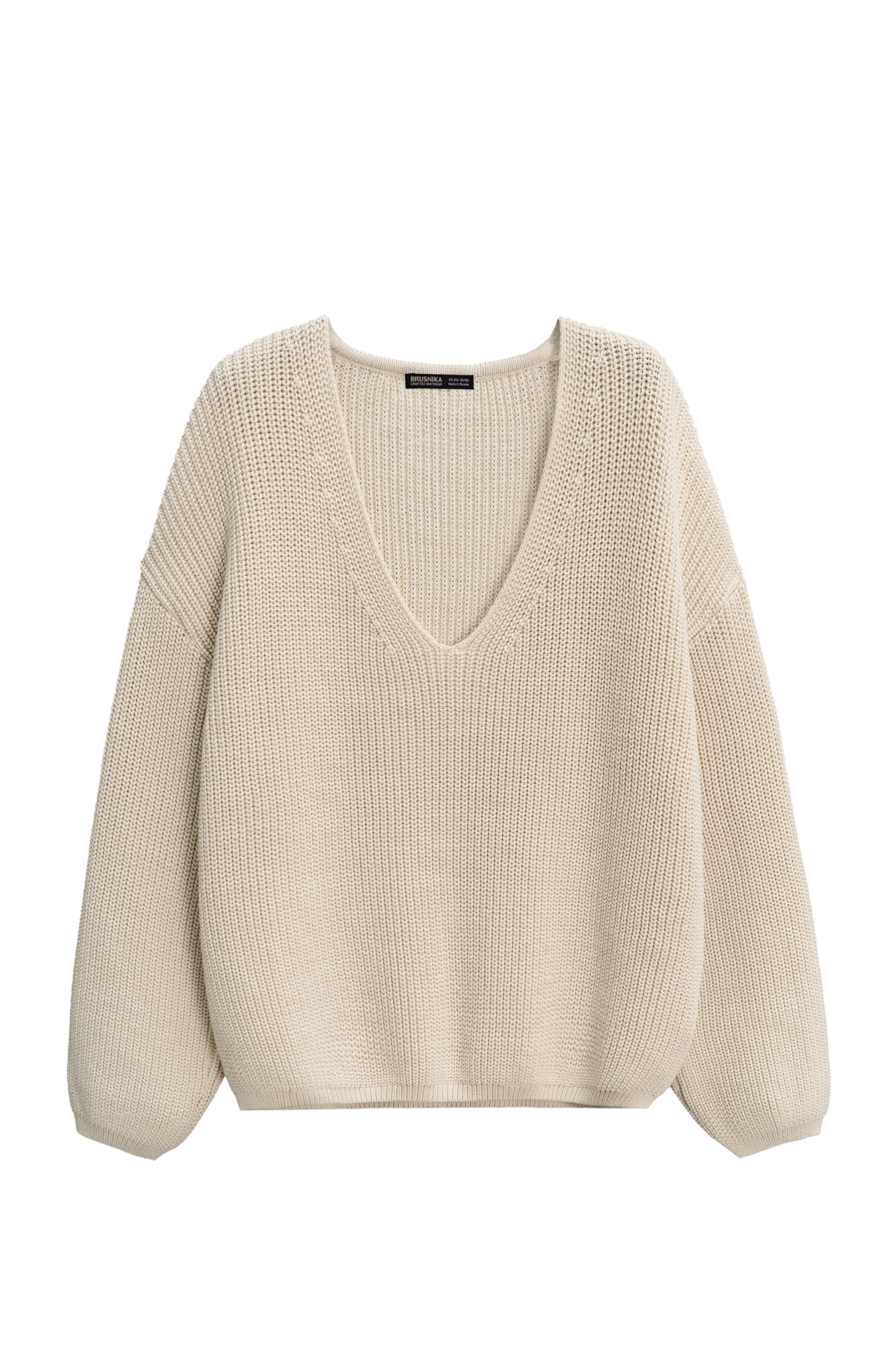 Трикотажный джемпер из хлопка с добавлением эластана. Модель свободного силуэта с V-образным вырезом горловины и спущенной линией плеч.