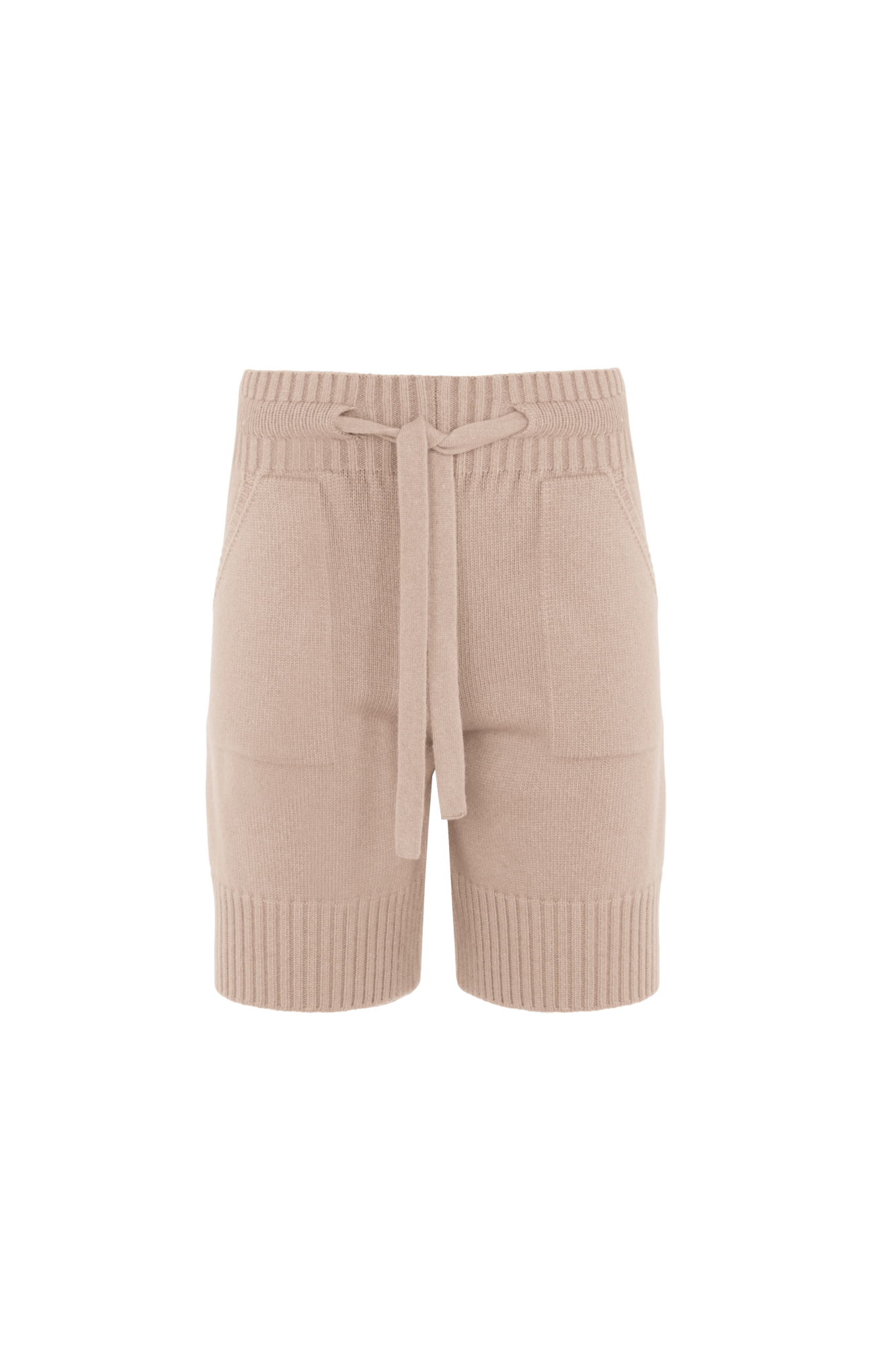 Удлиненные трикотажные шорты на широкой резинке. Модель с боковыми карманами. Кулиска на поясе.