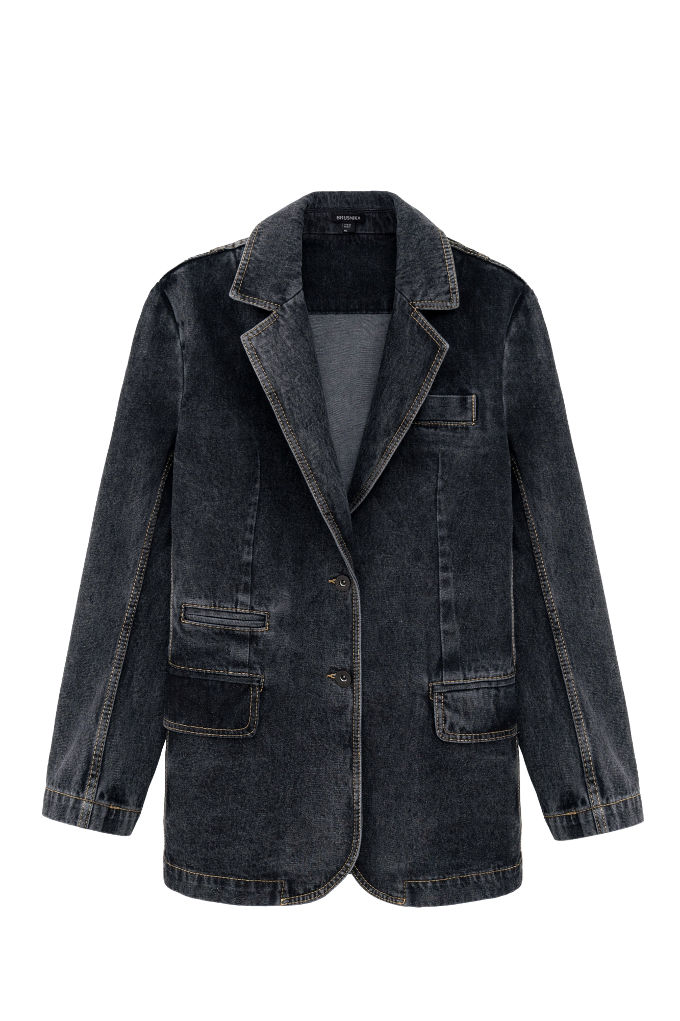 Джинсовый жакет из 100% хлопка. Модель прямого силуэта с английским воротником, прорезными карманами с карманами по бокам и на груди. Застежка на две пуговицы.