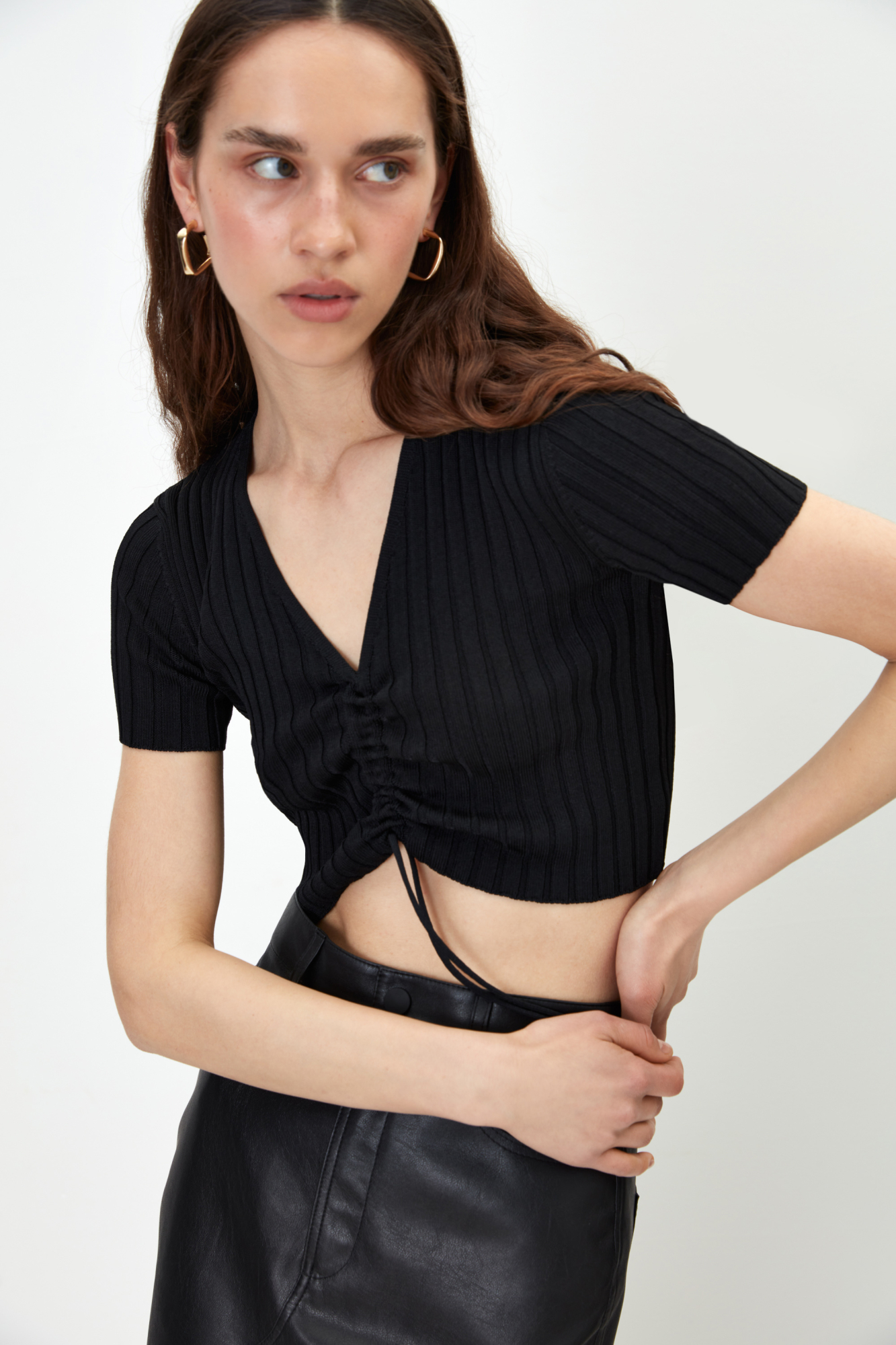 Трикотажный топ с регулируемой кулиской на груди