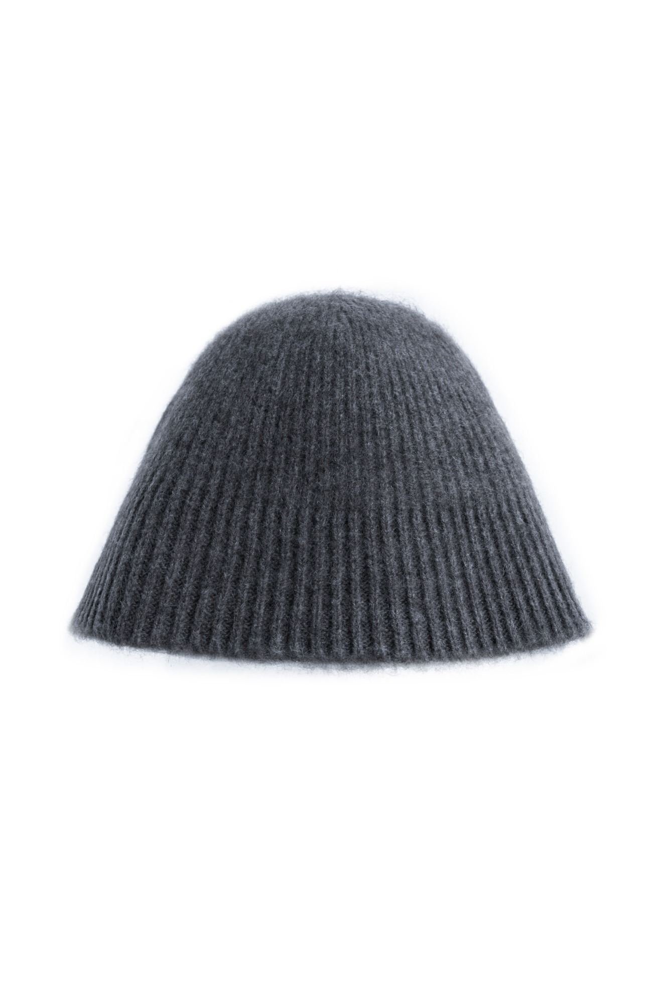 Трикотажная панама из 100% шерсти яка. Изделие выполнено в рубчик. 