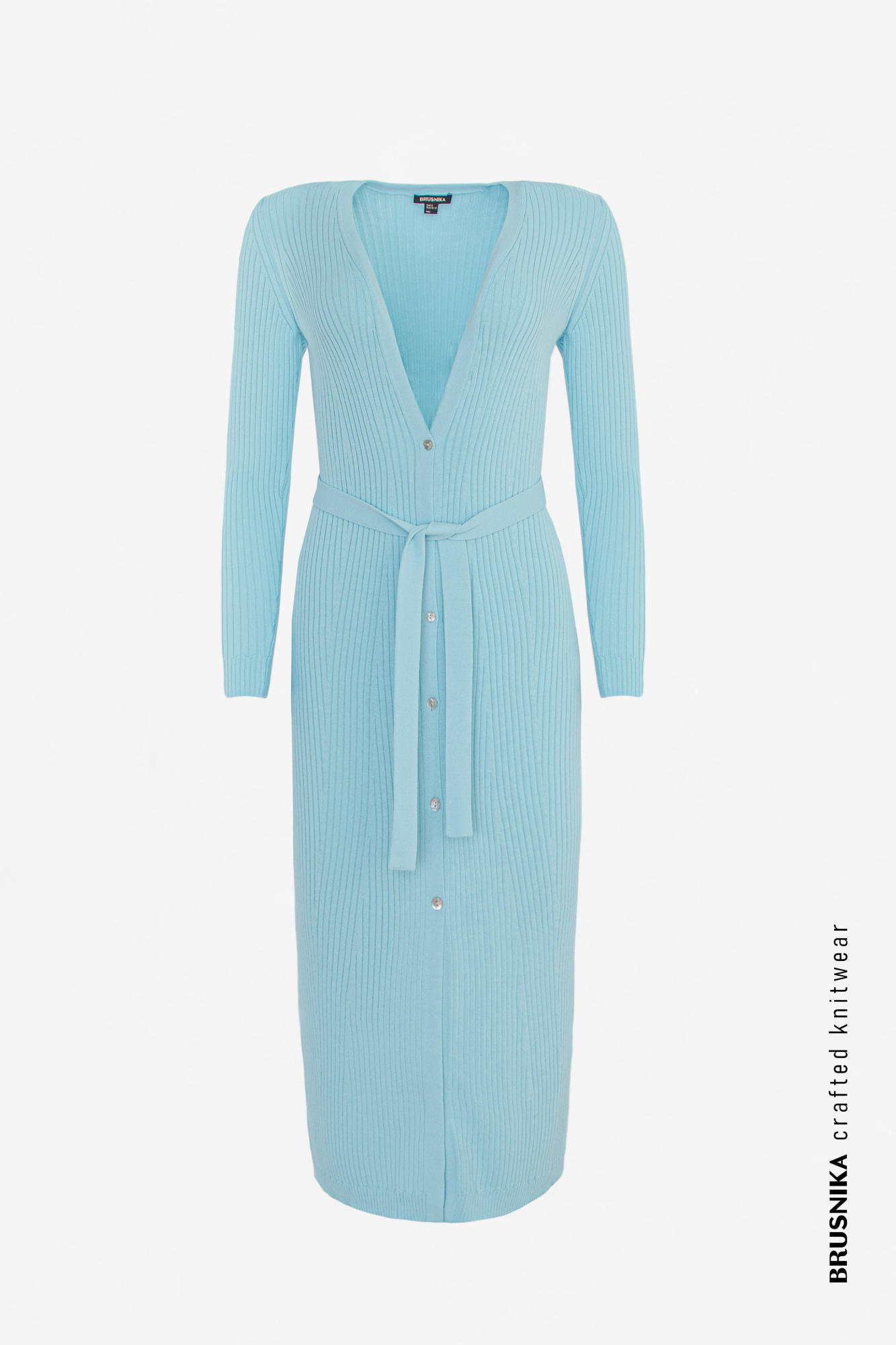 Длинный кардиган из вискозы на пуговицах и поясом.