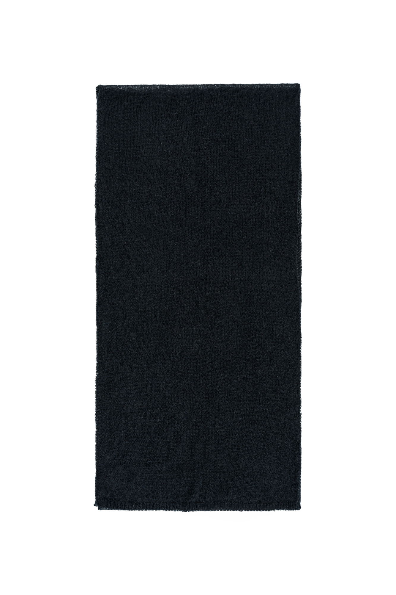 Широкий палантин из шерсти и мохера. Края изделия выполнены в рубчик.