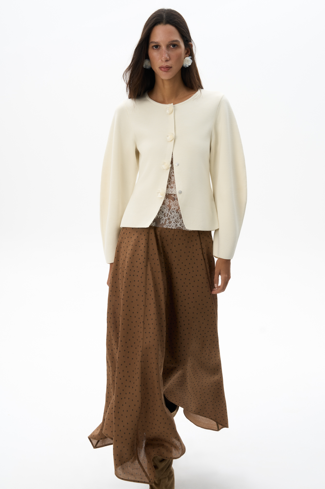 Юбка из тенсела длины миди. Модель асимметричного кроя с застежкой на потайную молнию.