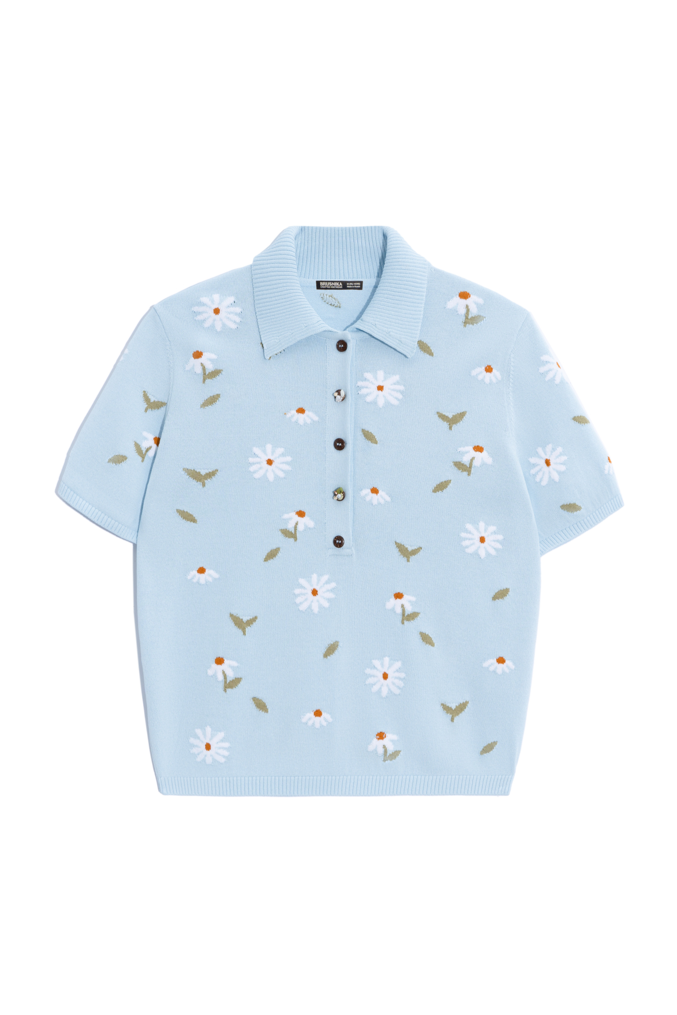 Трикотажная футболка из вискозы с цветочным жаккаржовым узором. Модель с воротником поло, планкой на пуговицах, декорированных бисером и коротким рукавом. 