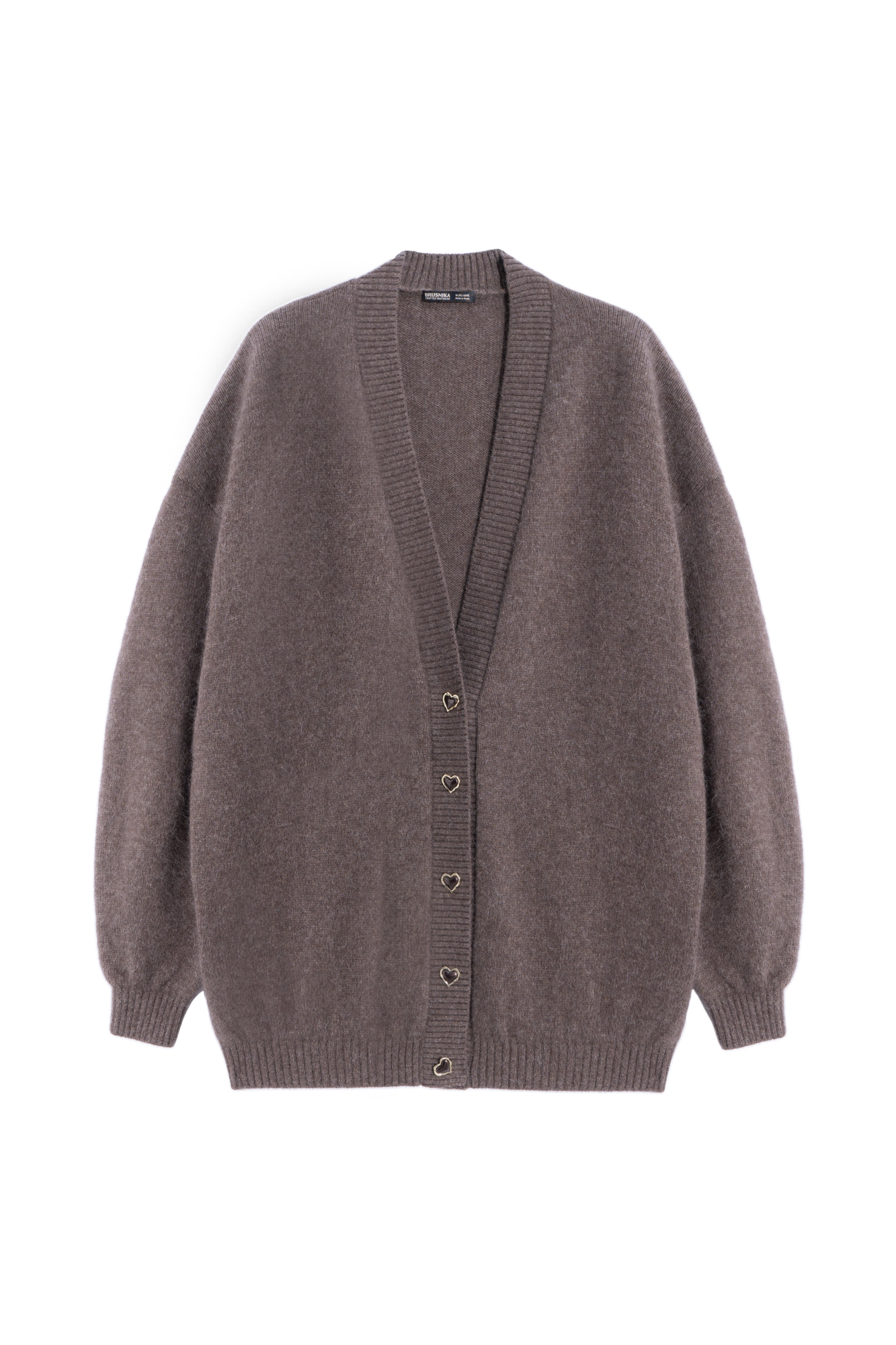 Трикотажный кардиган из пуха лисы. Модель свободного силуэта со спущенной линией плеч, широкими рукавами и V-образным вырезом горловины. Изделие декорировано акцентными жемчужными пуговицами. Края выполнены в рубчик.