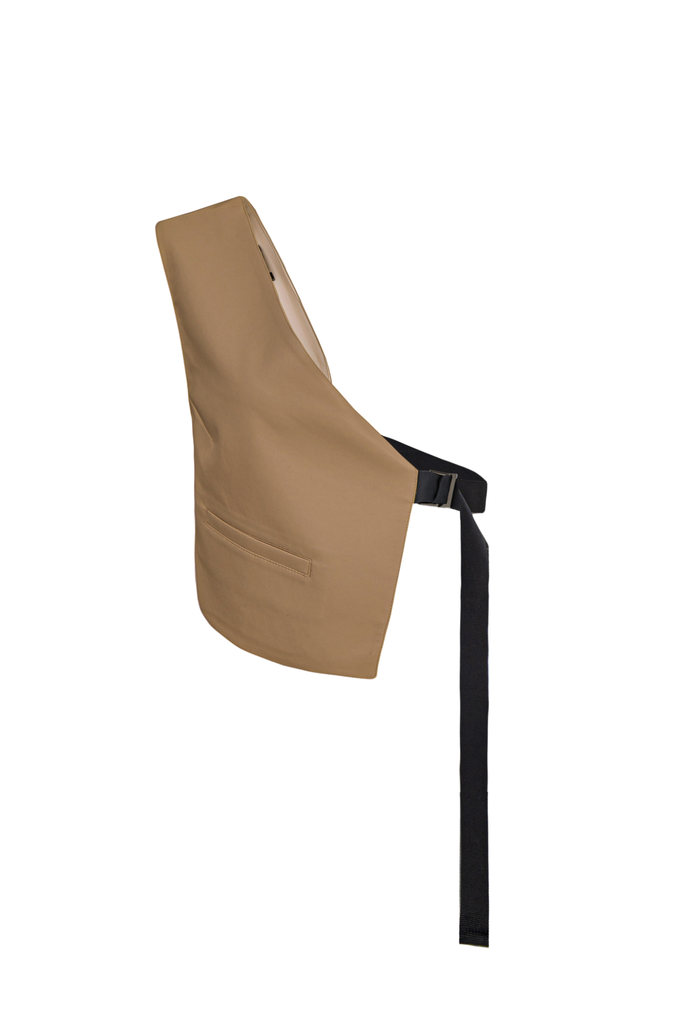 Жилет из экокожи используется как аксессуар, предпочтительно с рубашками. Фиксируется эластичным ремнем