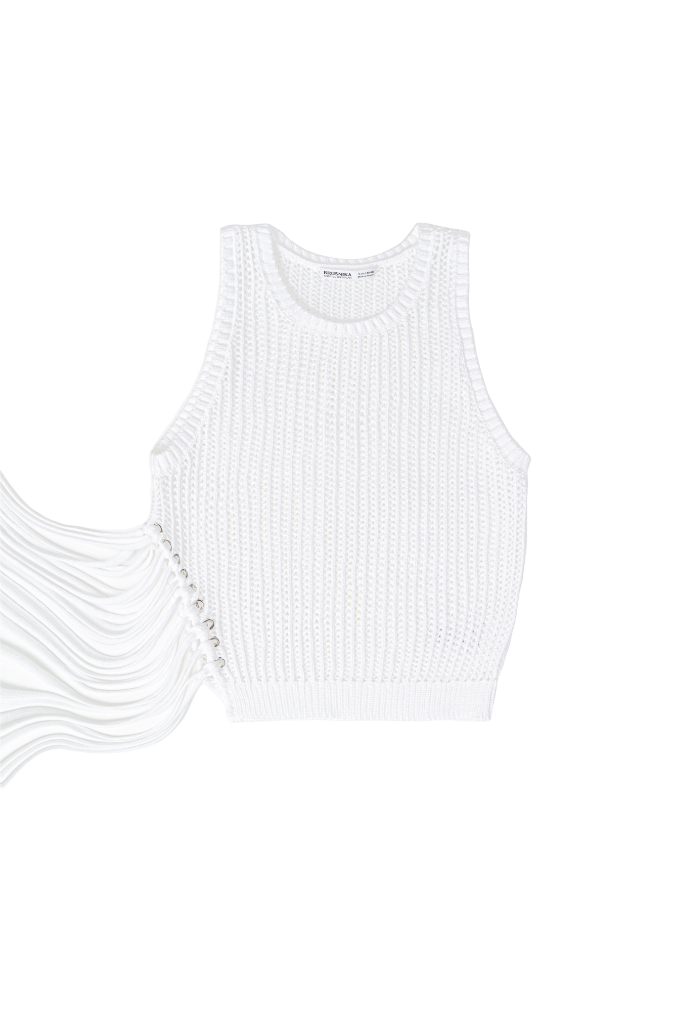 Трикотажный ажурный топ из 100% хлопка. Модель прямого силуэта, без рукавов, с круглым вырезом горловины. Изделие декорировано длинной бахромой и люверсами.