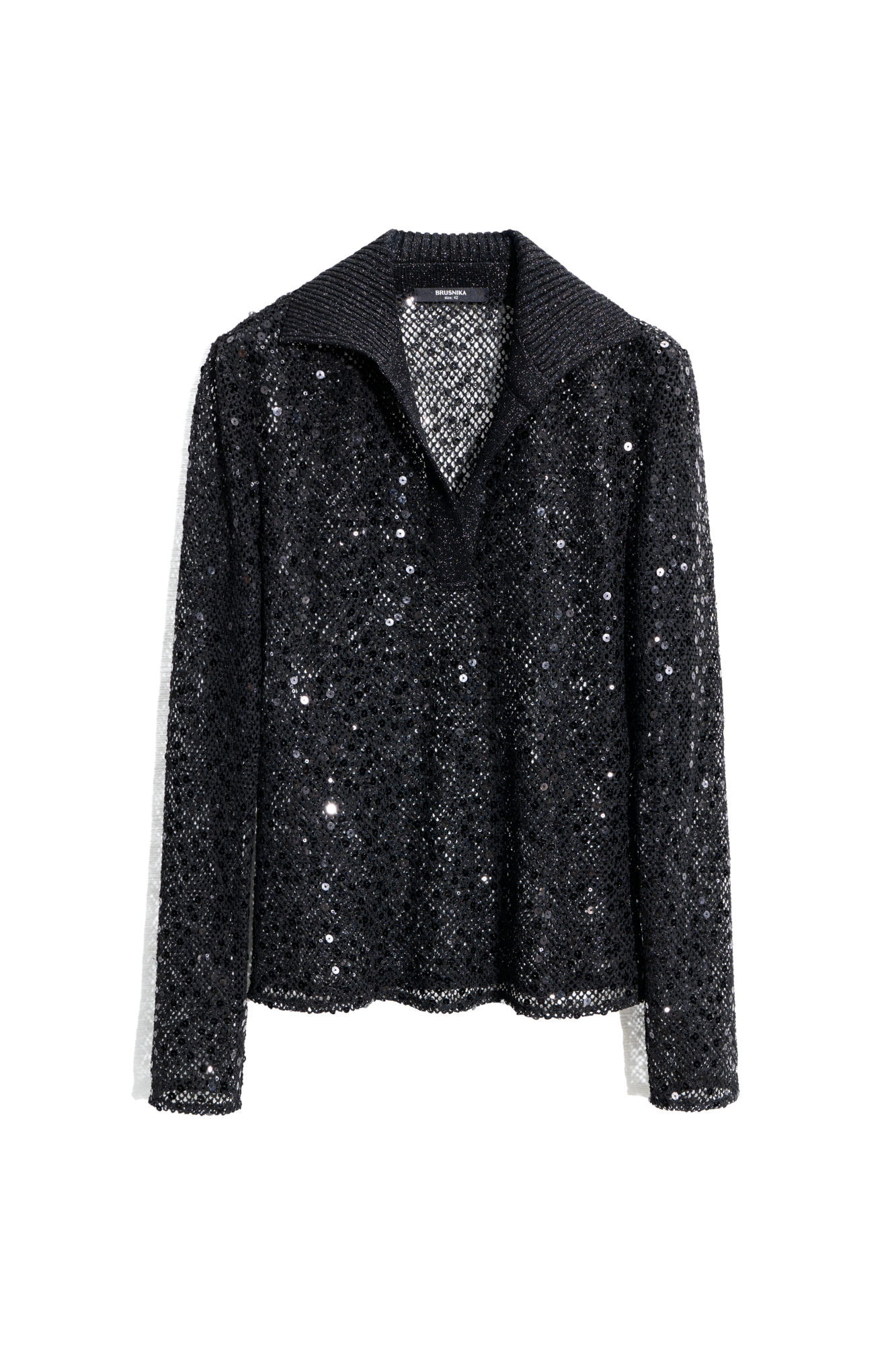 Ажурная рубашка с воротником-поло. Модель свободного силуэта декорирована пайетками.