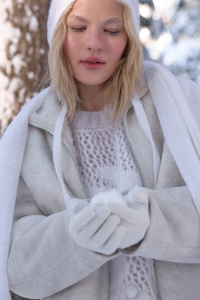 Ажурный джемпер из кидмохера