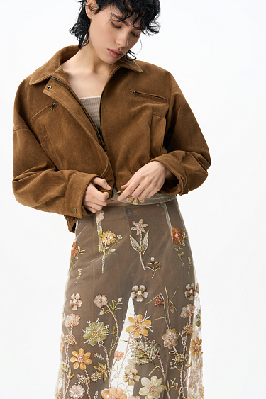 Бомбер из замши с отложным воротником