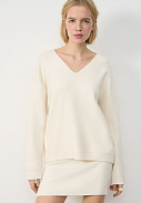 Джемпер с V-образным вырезом 