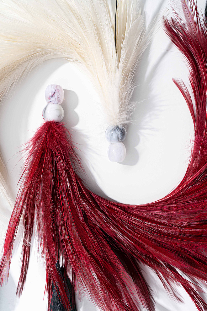 Браслет из перьев 