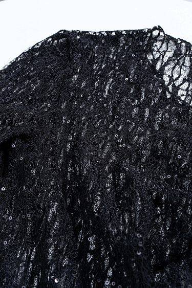 Кружевной лонгслив с пайетками