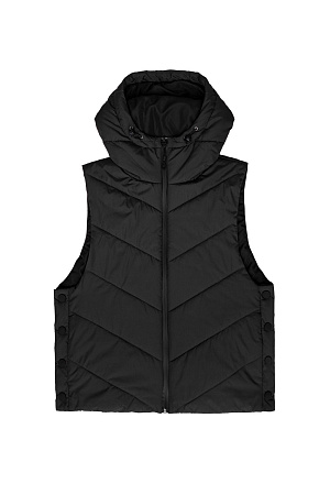 черный Oversize жилет на синтепоне с капюшоном. Модель свободного силуэта с застежками на кнопки по бокам и молнию.