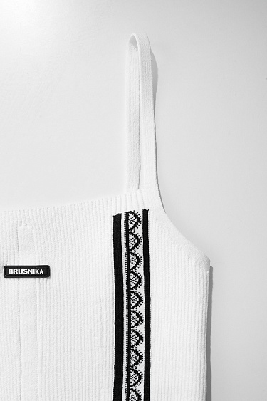 Топ с лампасами и кружевом