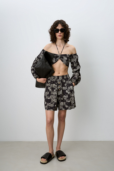 Шорты с геометрическим принтом